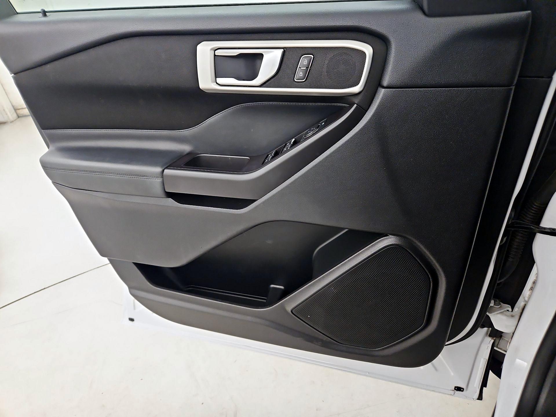 Thumbnail: 2020 Ford Explorer - 12