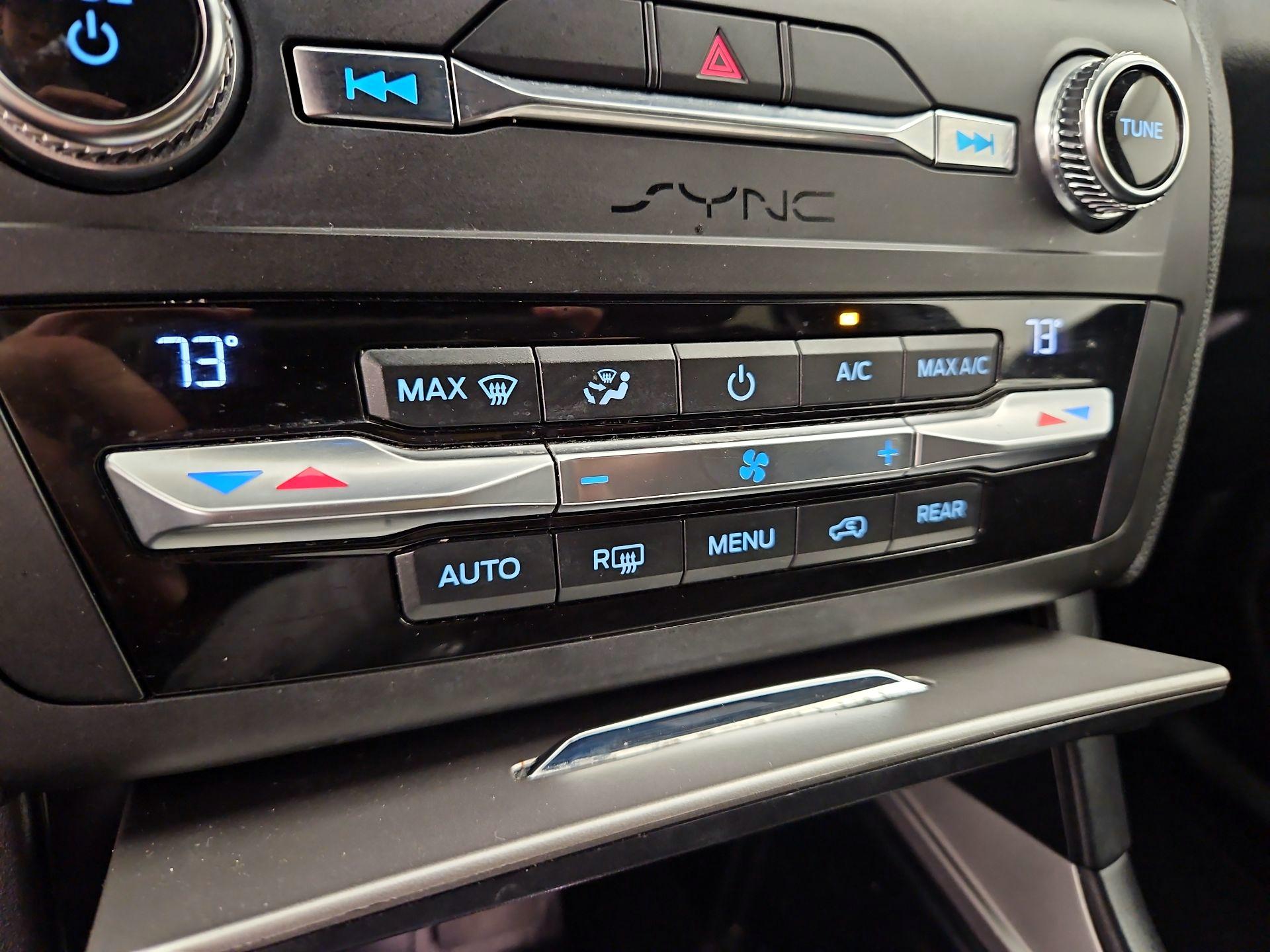 Thumbnail: 2020 Ford Explorer - 16