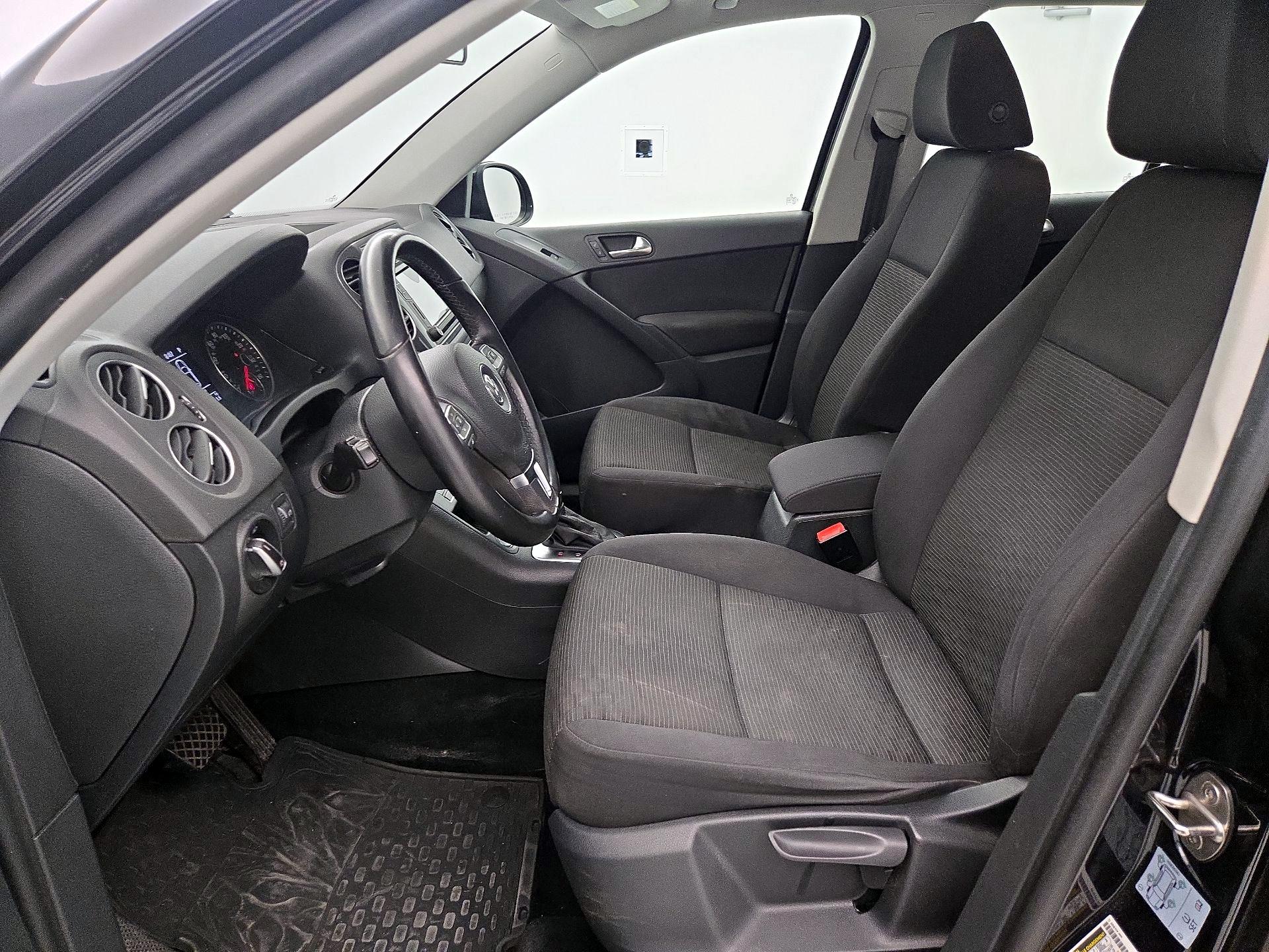 Thumbnail: 2017 Volkswagen Tiguan - 11