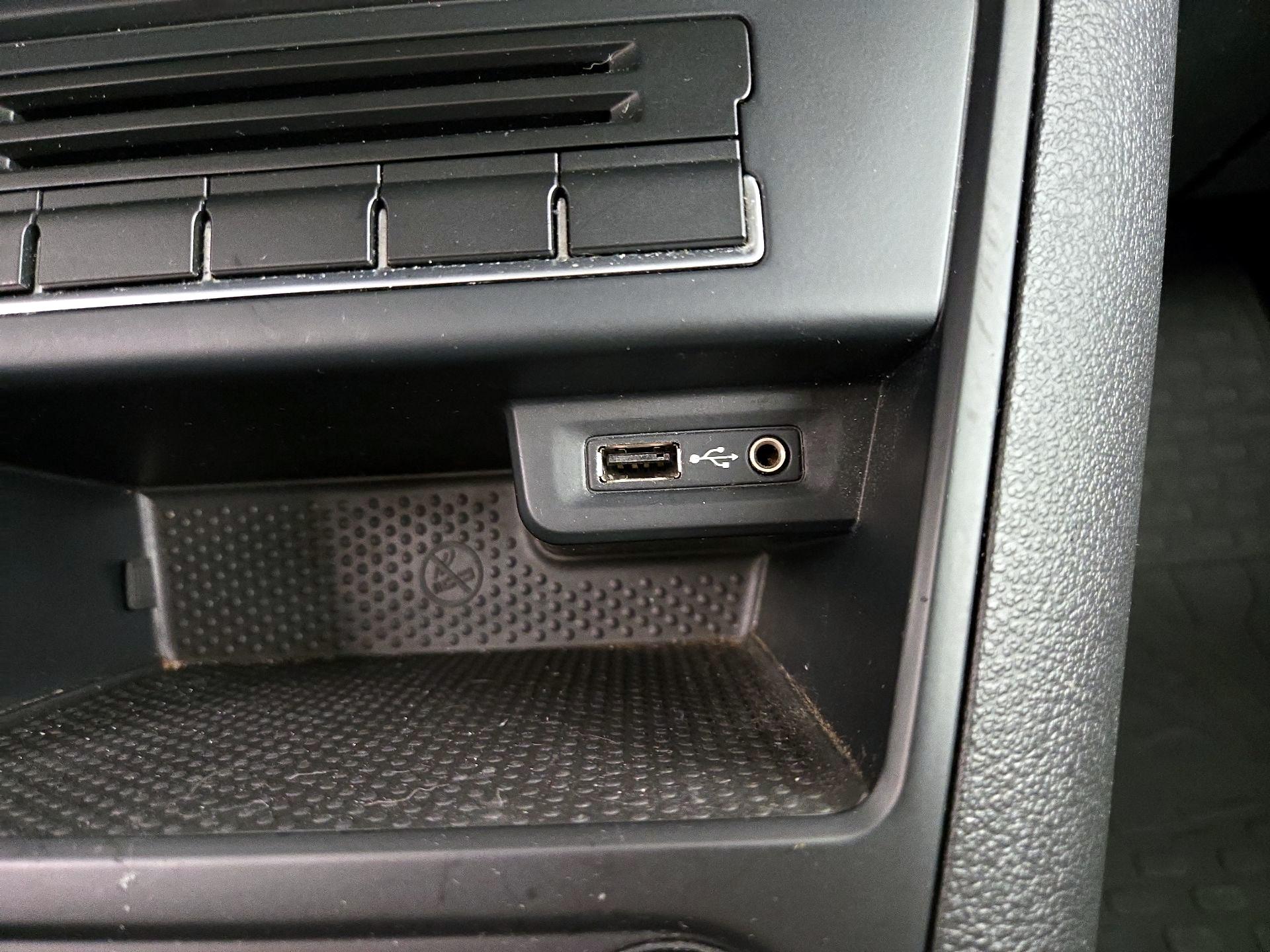 Thumbnail: 2017 Volkswagen Tiguan - 18