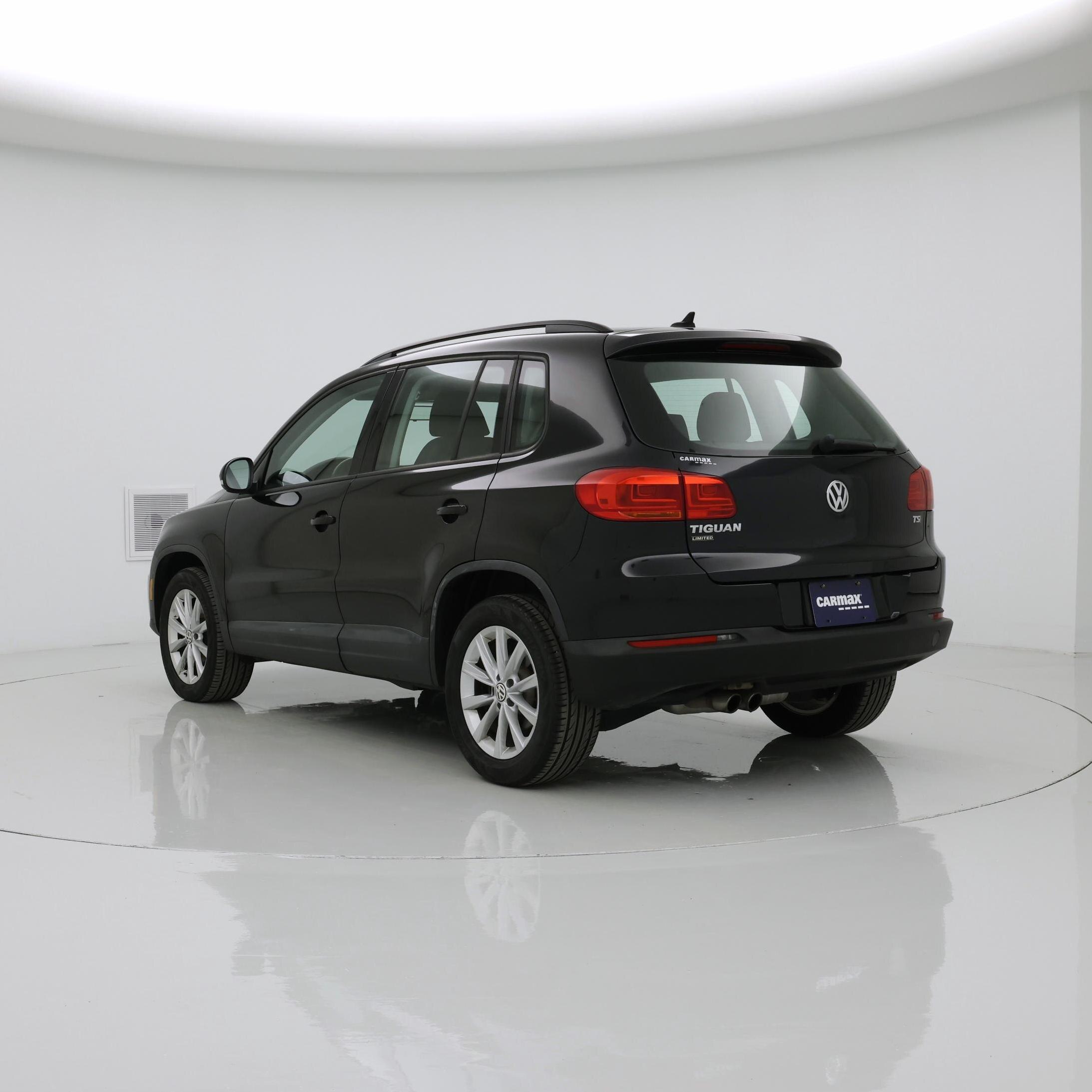 Thumbnail: 2017 Volkswagen Tiguan - 2