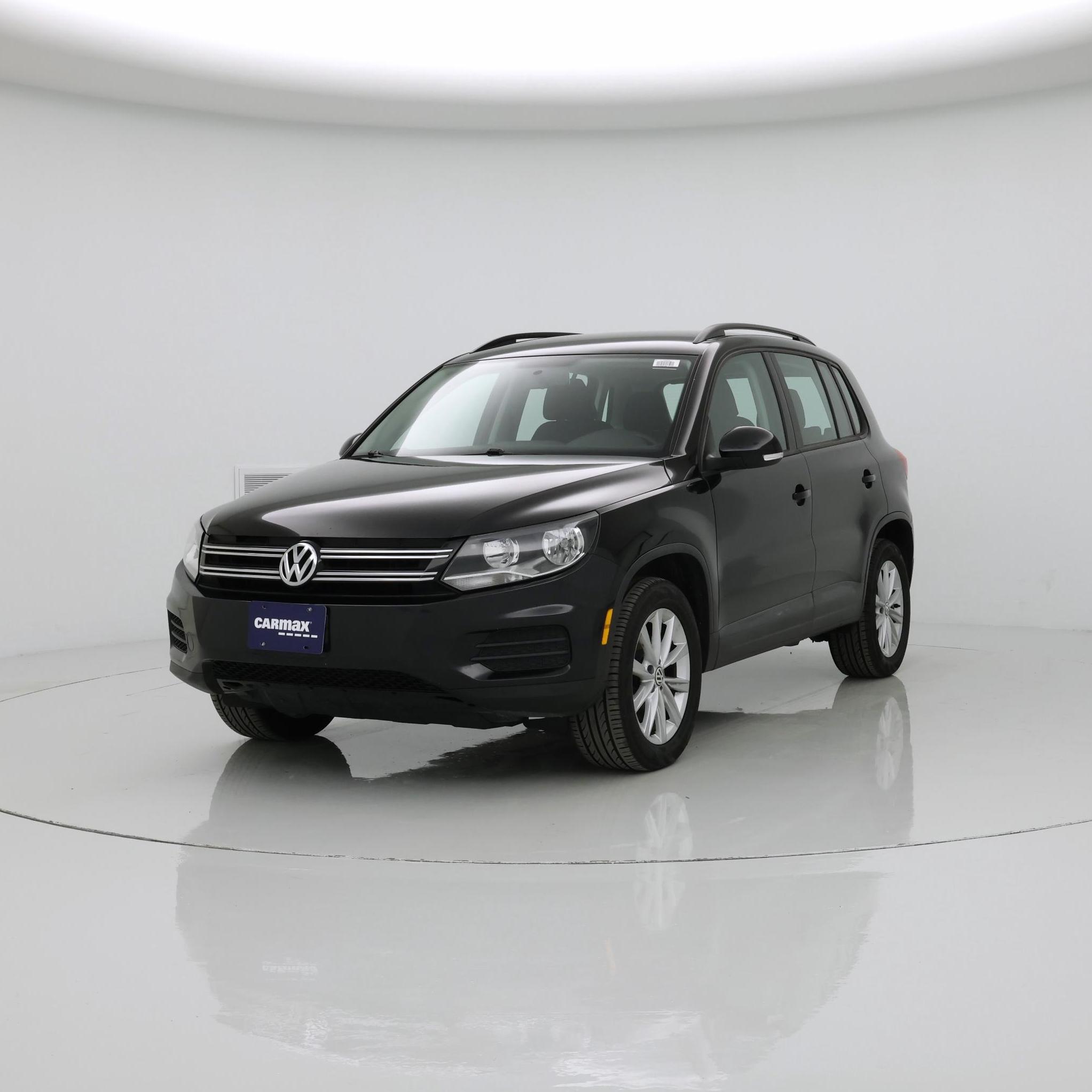 Thumbnail: 2017 Volkswagen Tiguan - 4