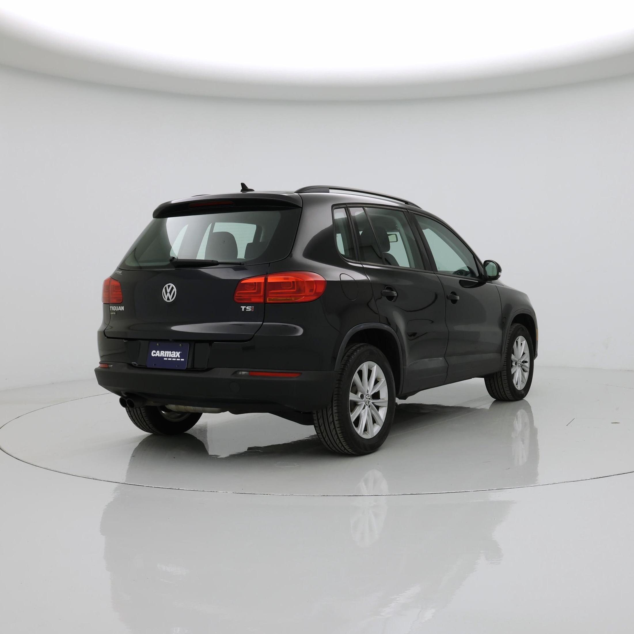 Thumbnail: 2017 Volkswagen Tiguan - 8