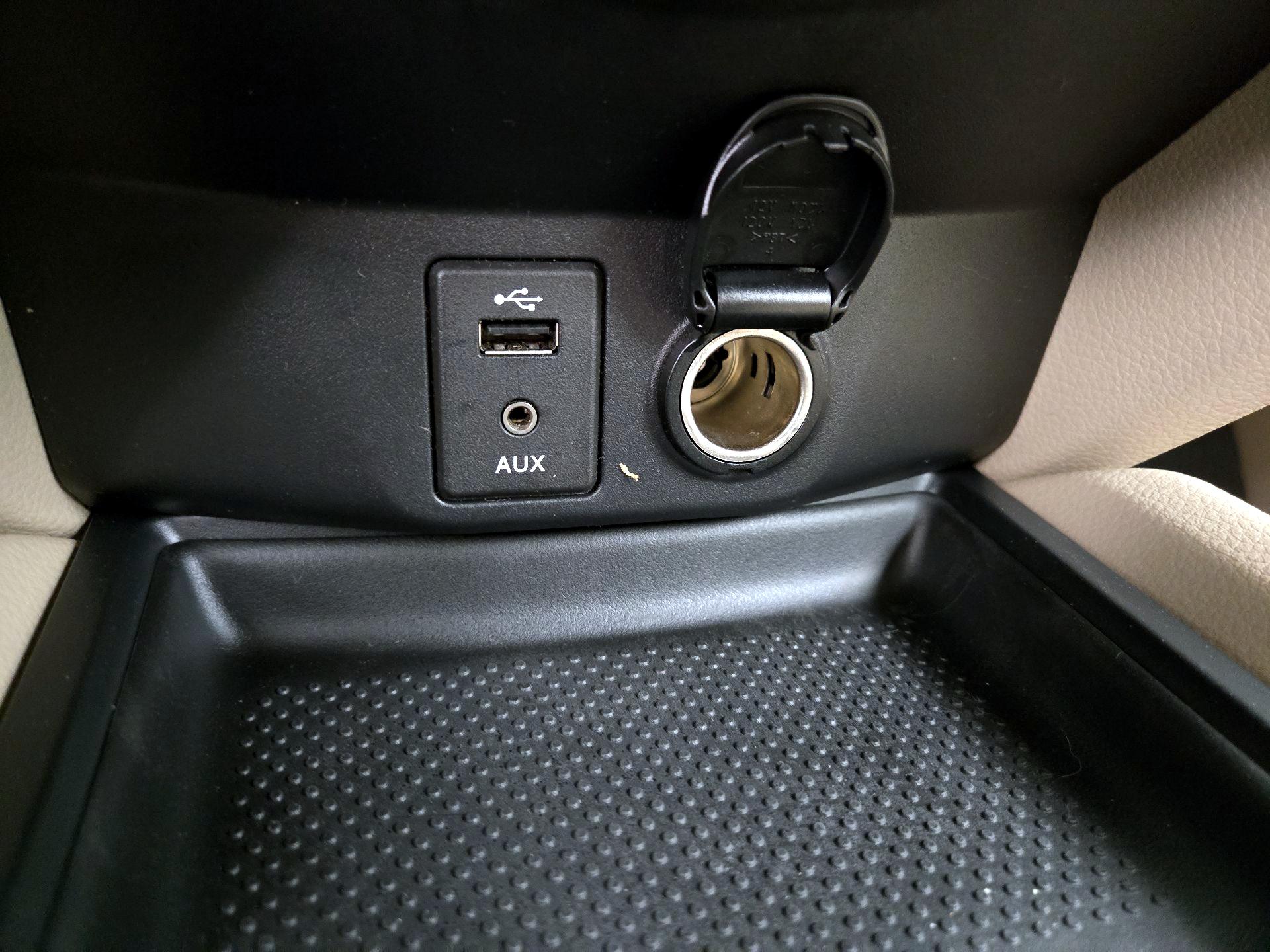 Thumbnail: 2015 Nissan Rogue - 18