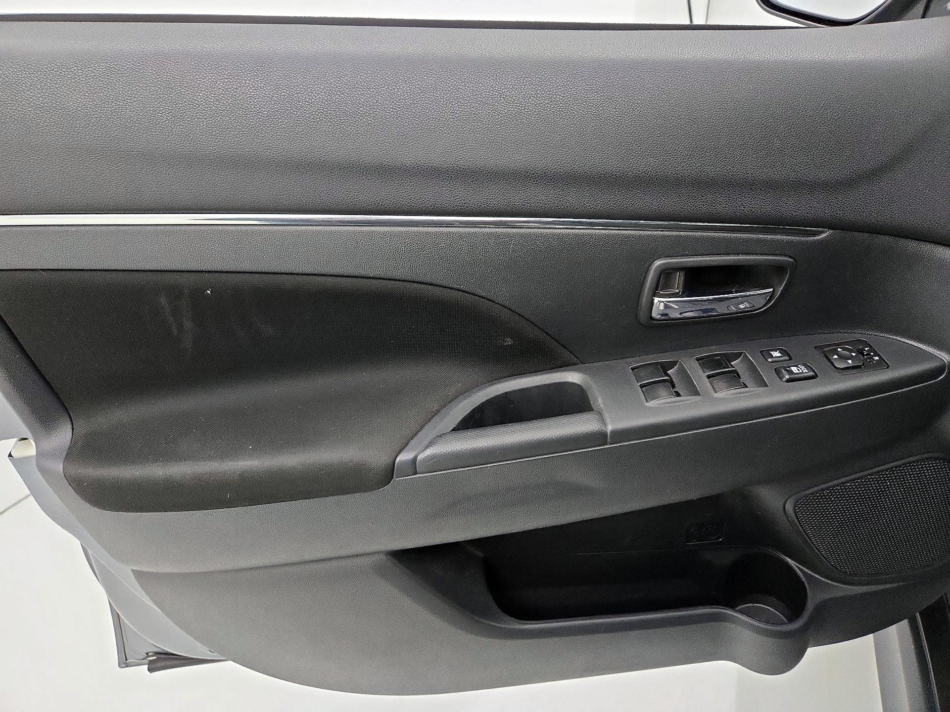 Thumbnail: 2021 Mitsubishi Outlander Sport - 12