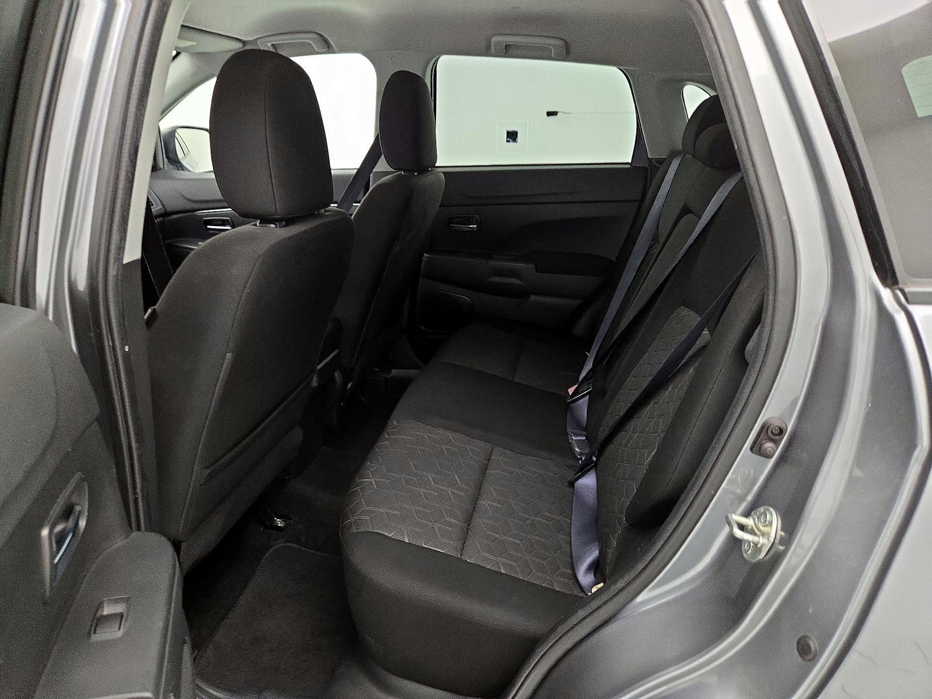 Thumbnail: 2021 Mitsubishi Outlander Sport - 19