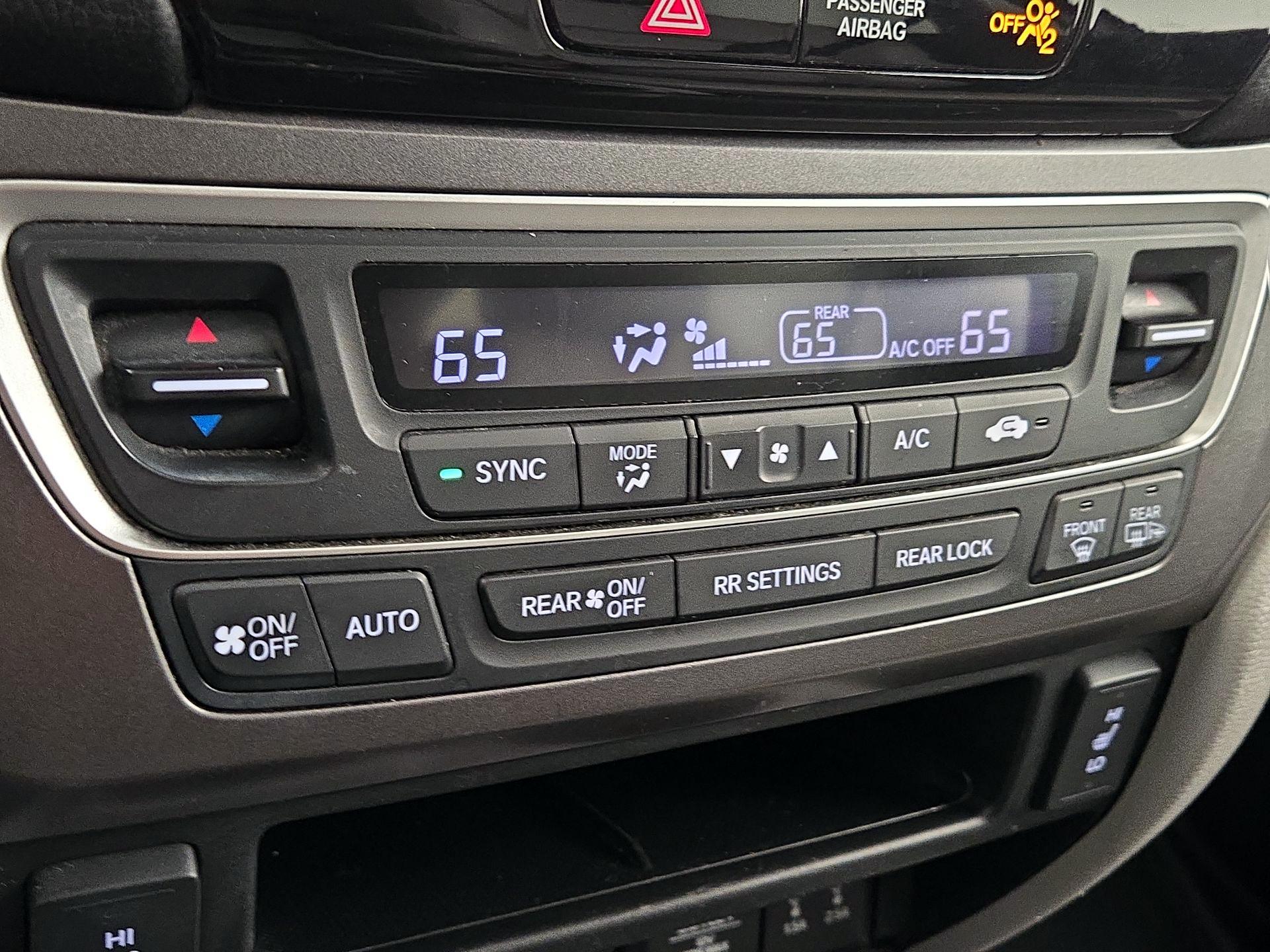 Thumbnail: 2016 Honda Pilot - 17