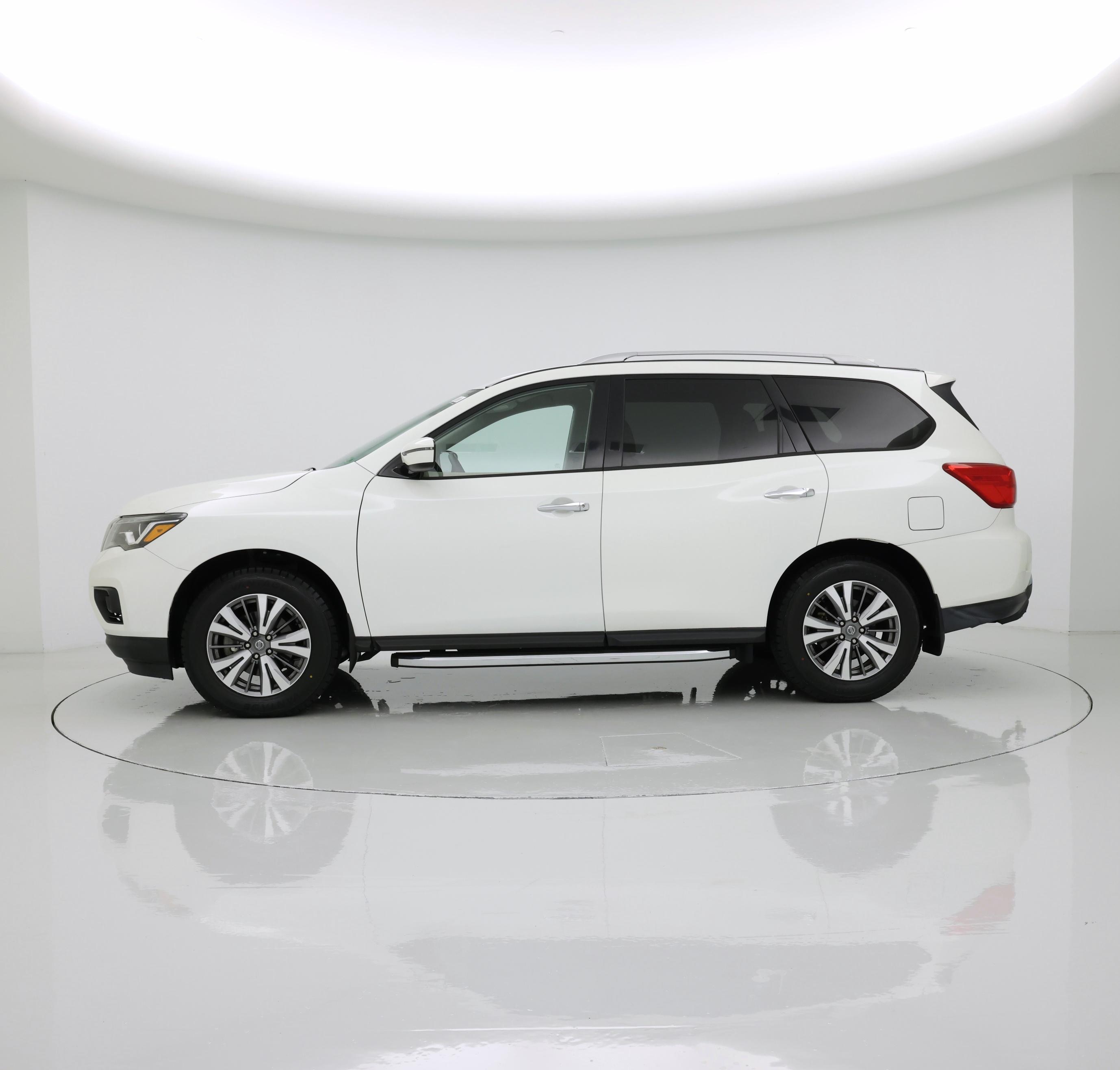 Thumbnail: 2019 Nissan Pathfinder - 3