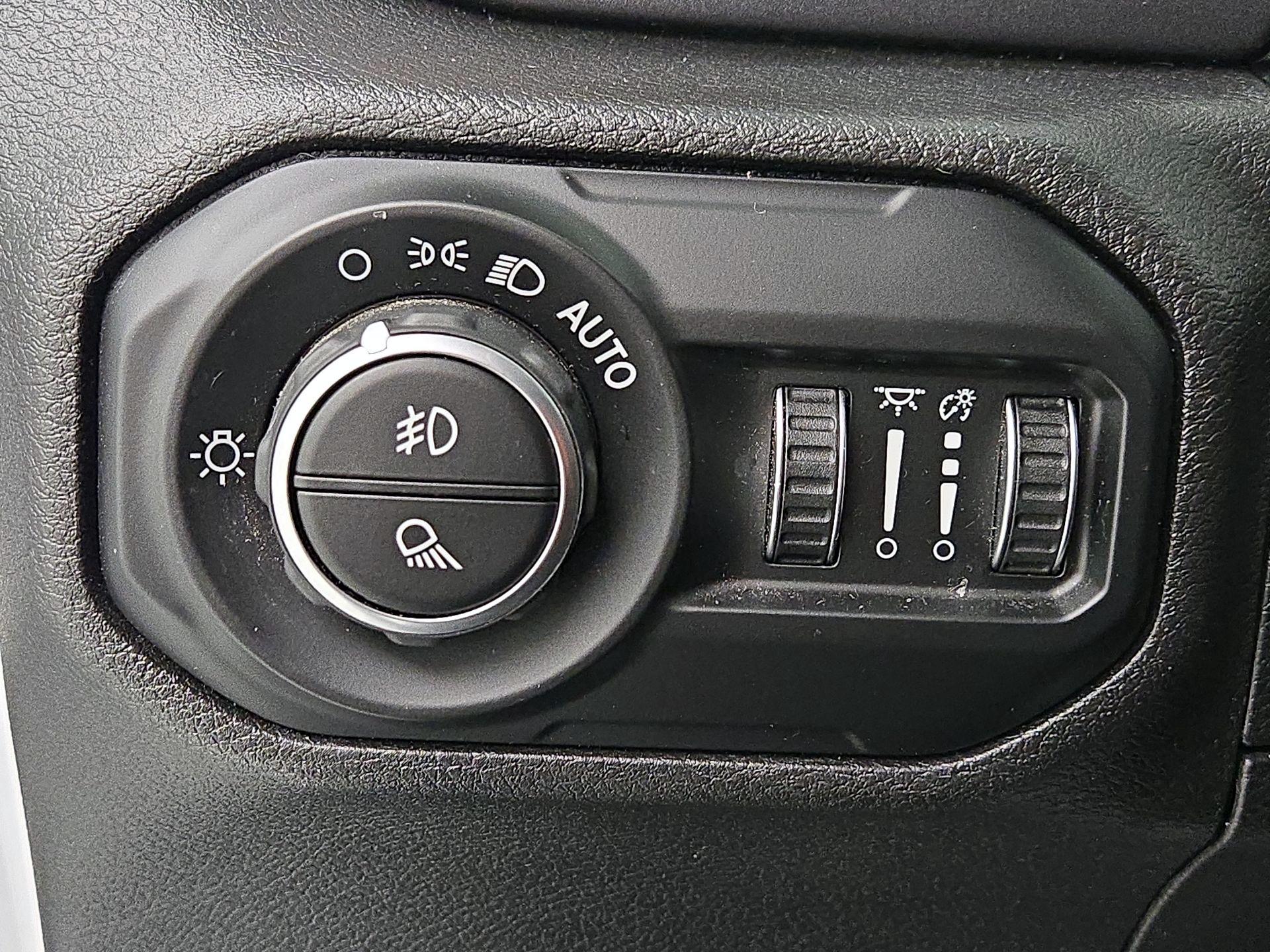 Thumbnail: 2021 Jeep Gladiator - 13