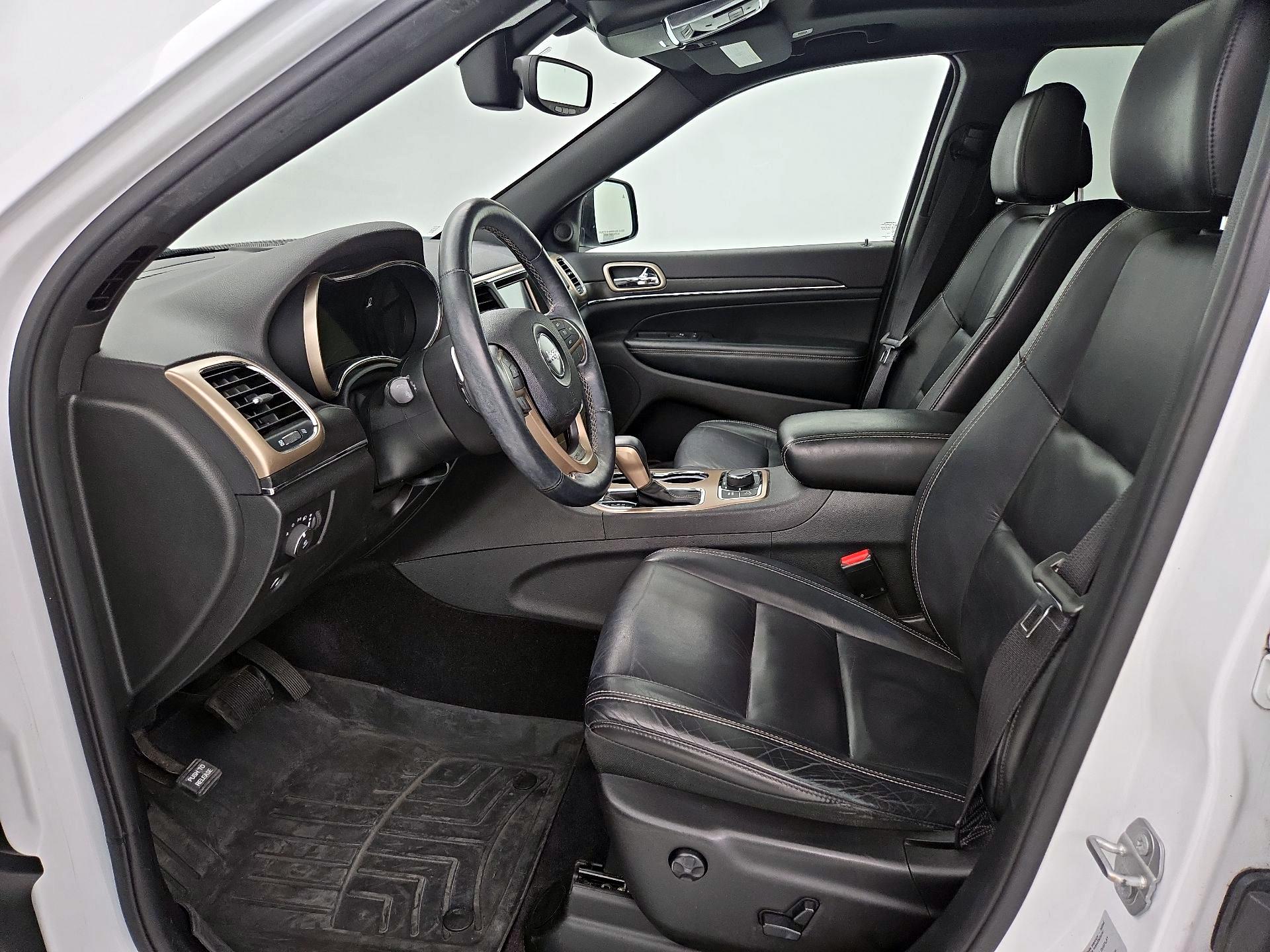 Thumbnail: 2017 Jeep Grand Cherokee - 11