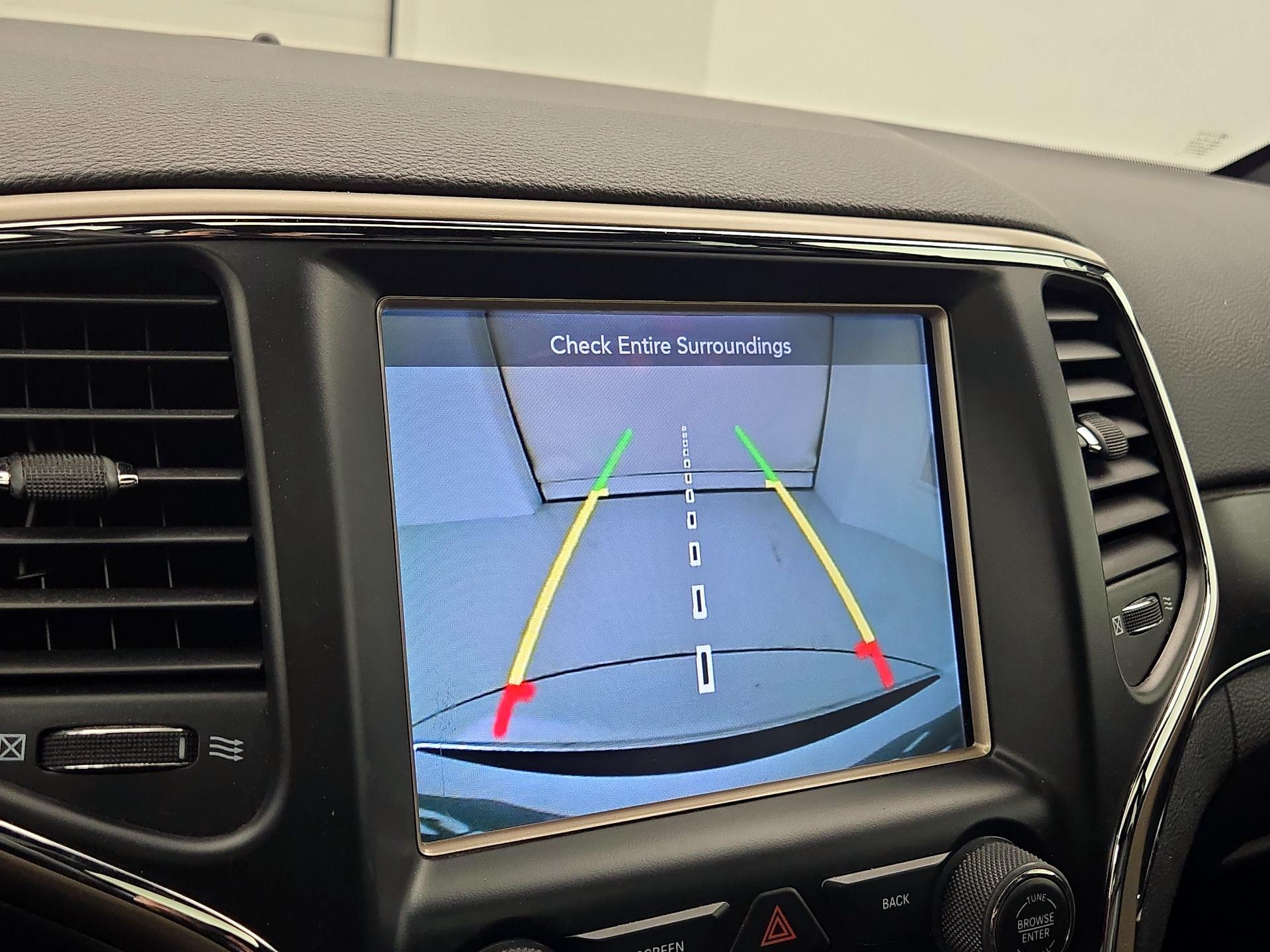 Thumbnail: 2017 Jeep Grand Cherokee - 15