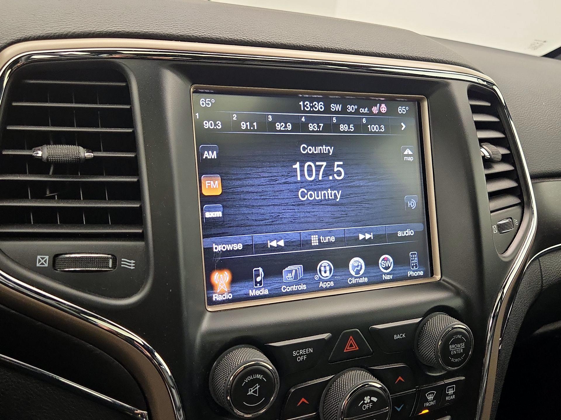 Thumbnail: 2017 Jeep Grand Cherokee - 16