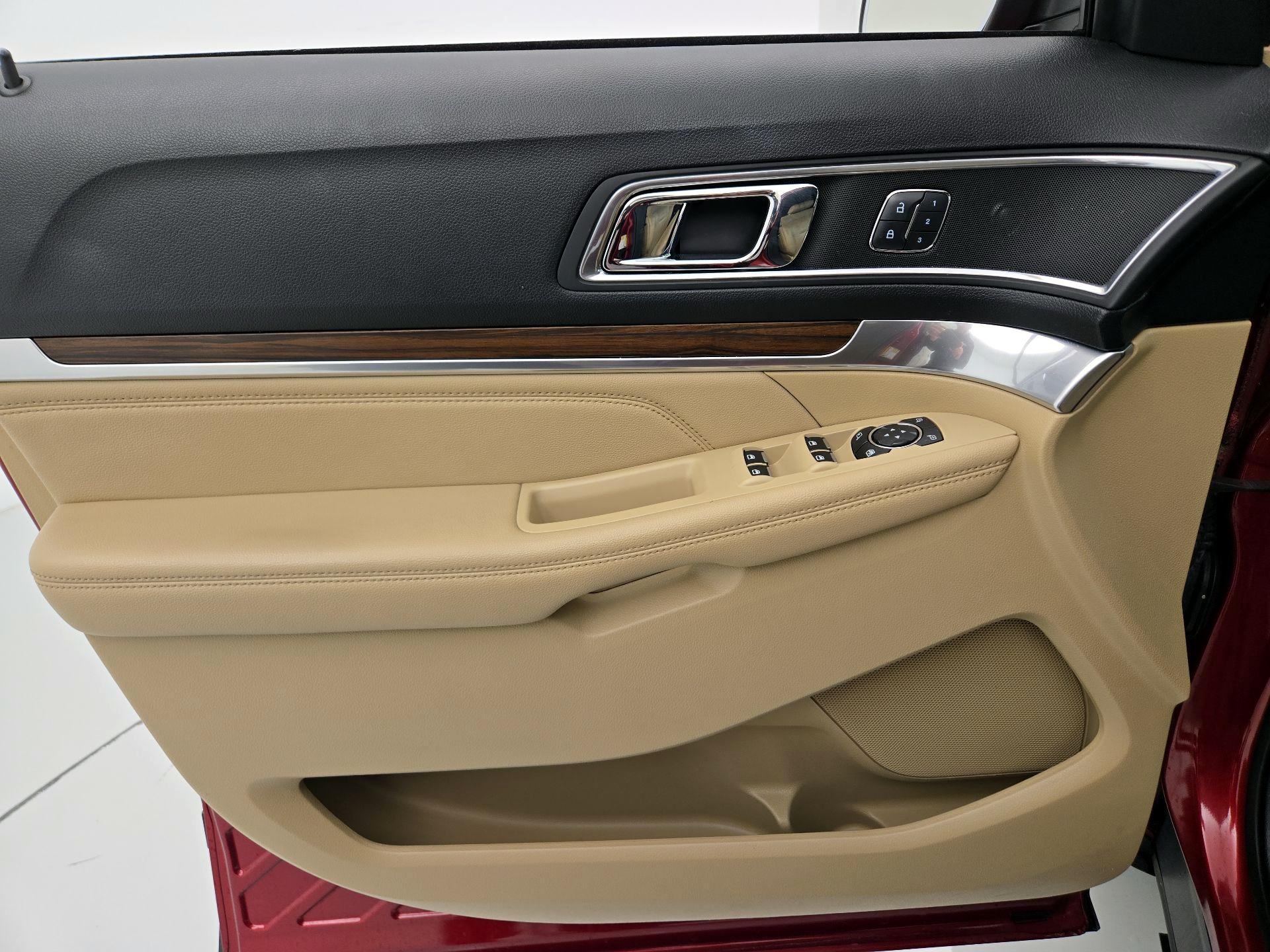 Thumbnail: 2017 Ford Explorer - 12