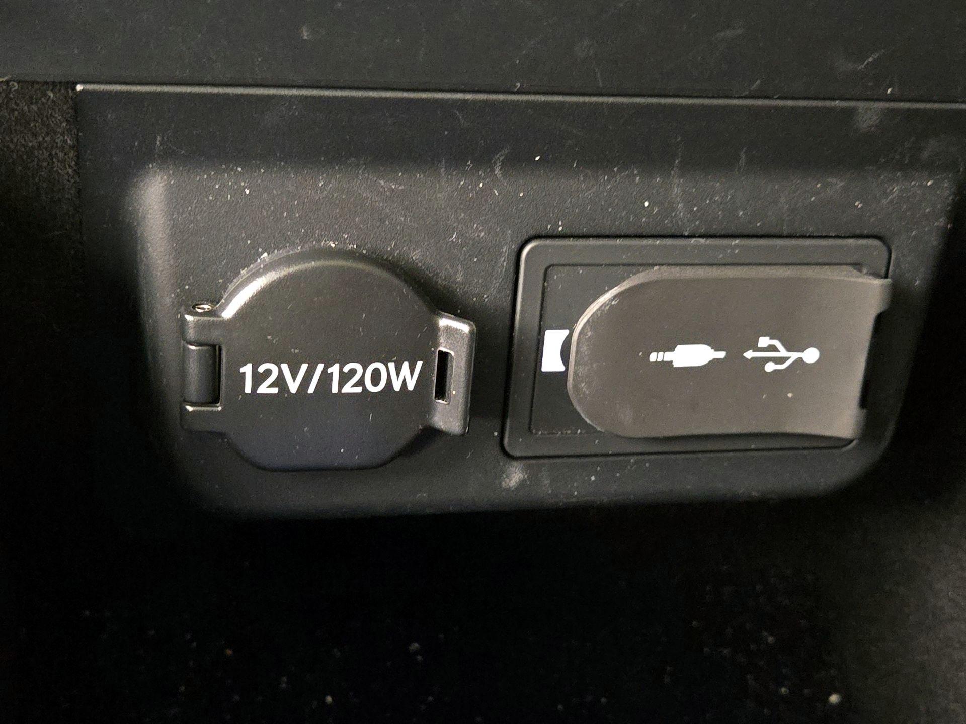 Thumbnail: 2018 Lexus LS - 19