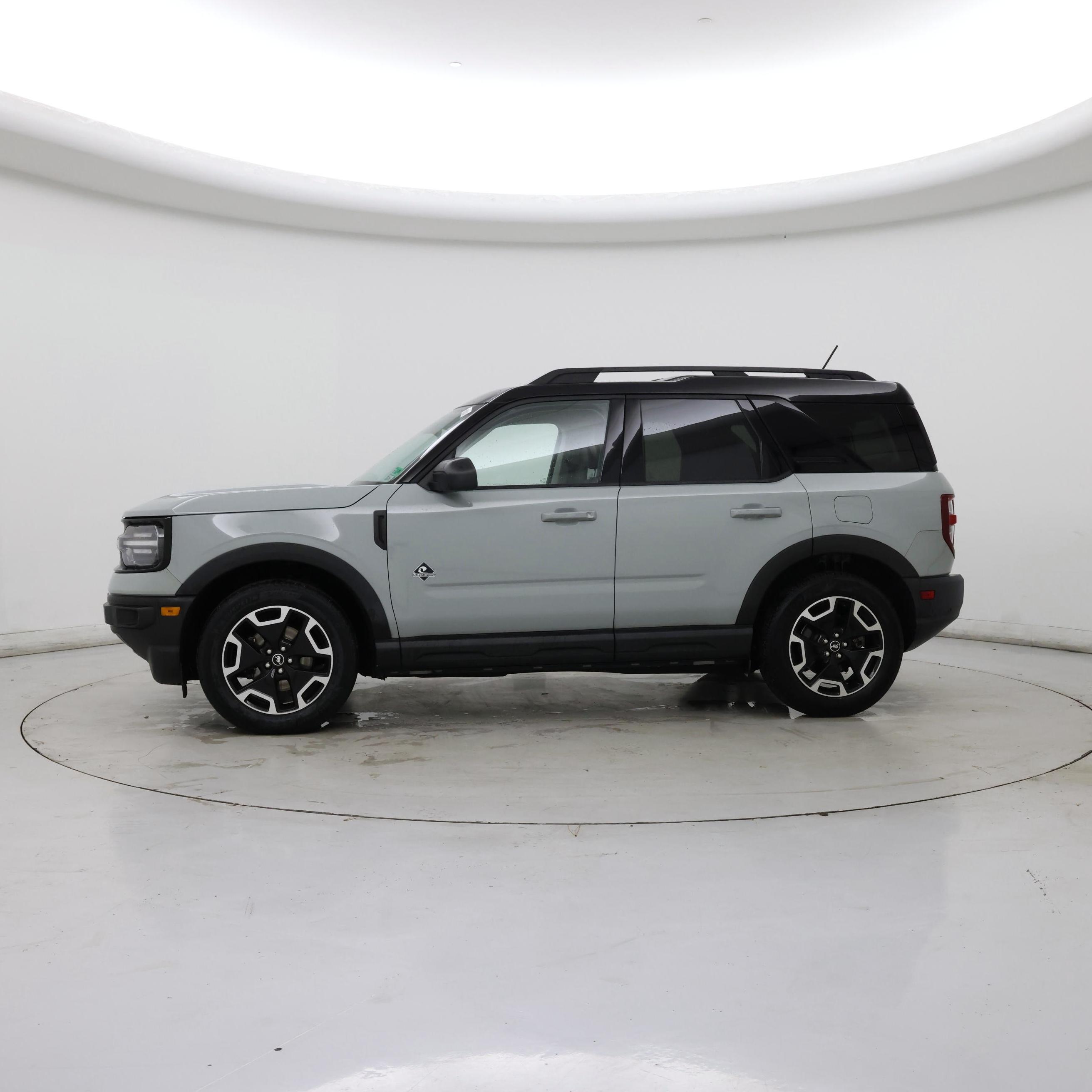 Thumbnail: 2021 Ford Bronco Sport - 3