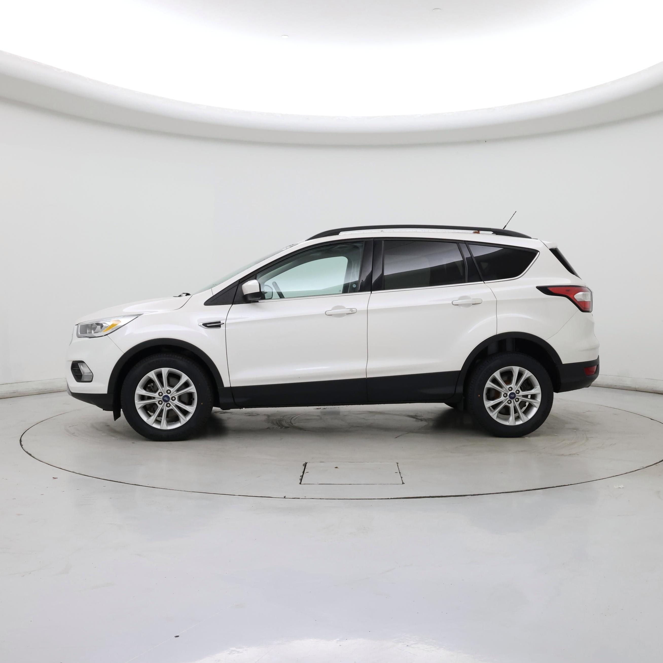 Thumbnail: 2018 Ford Escape - 3