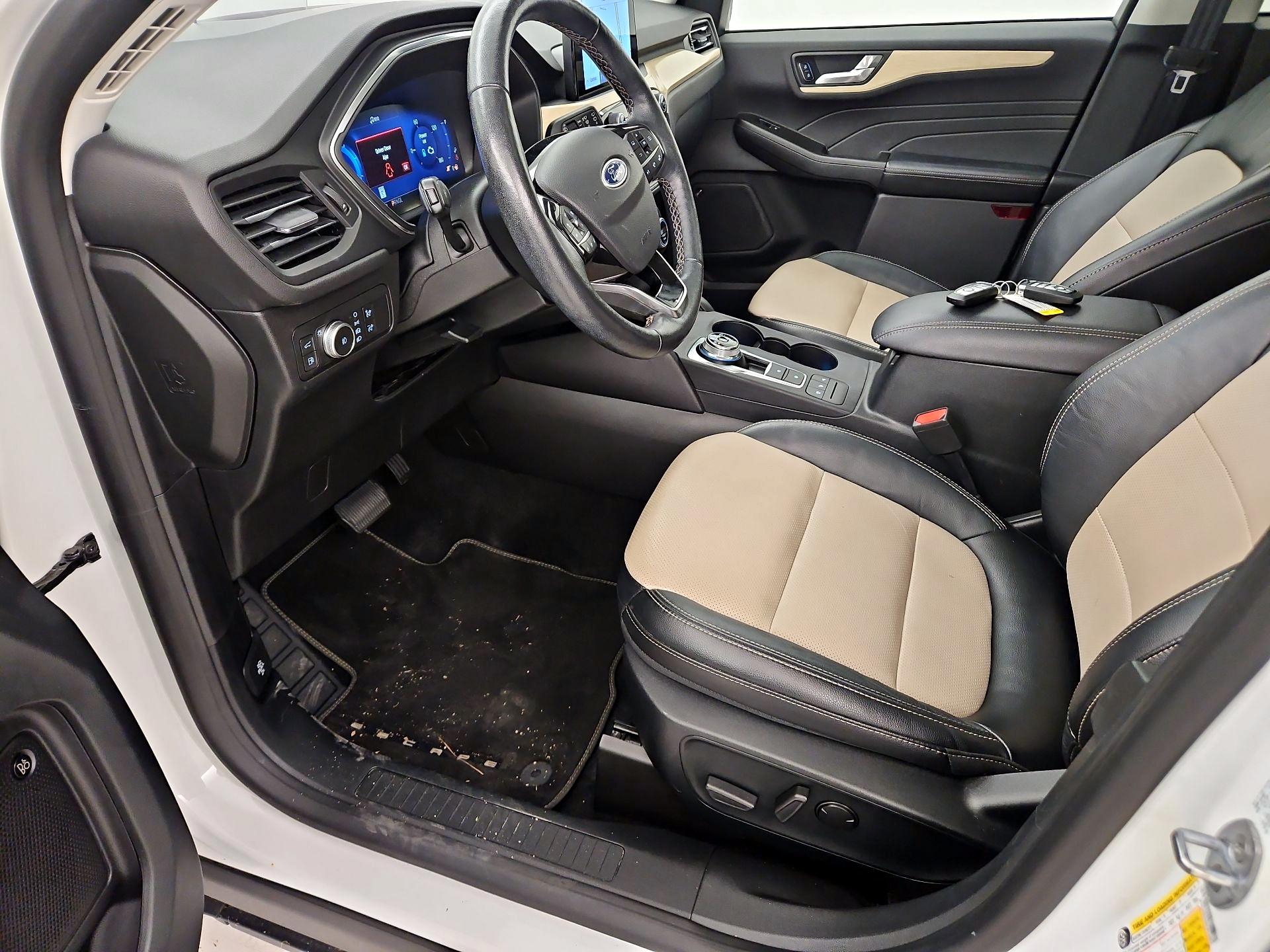 Thumbnail: 2021 Ford Escape - 11