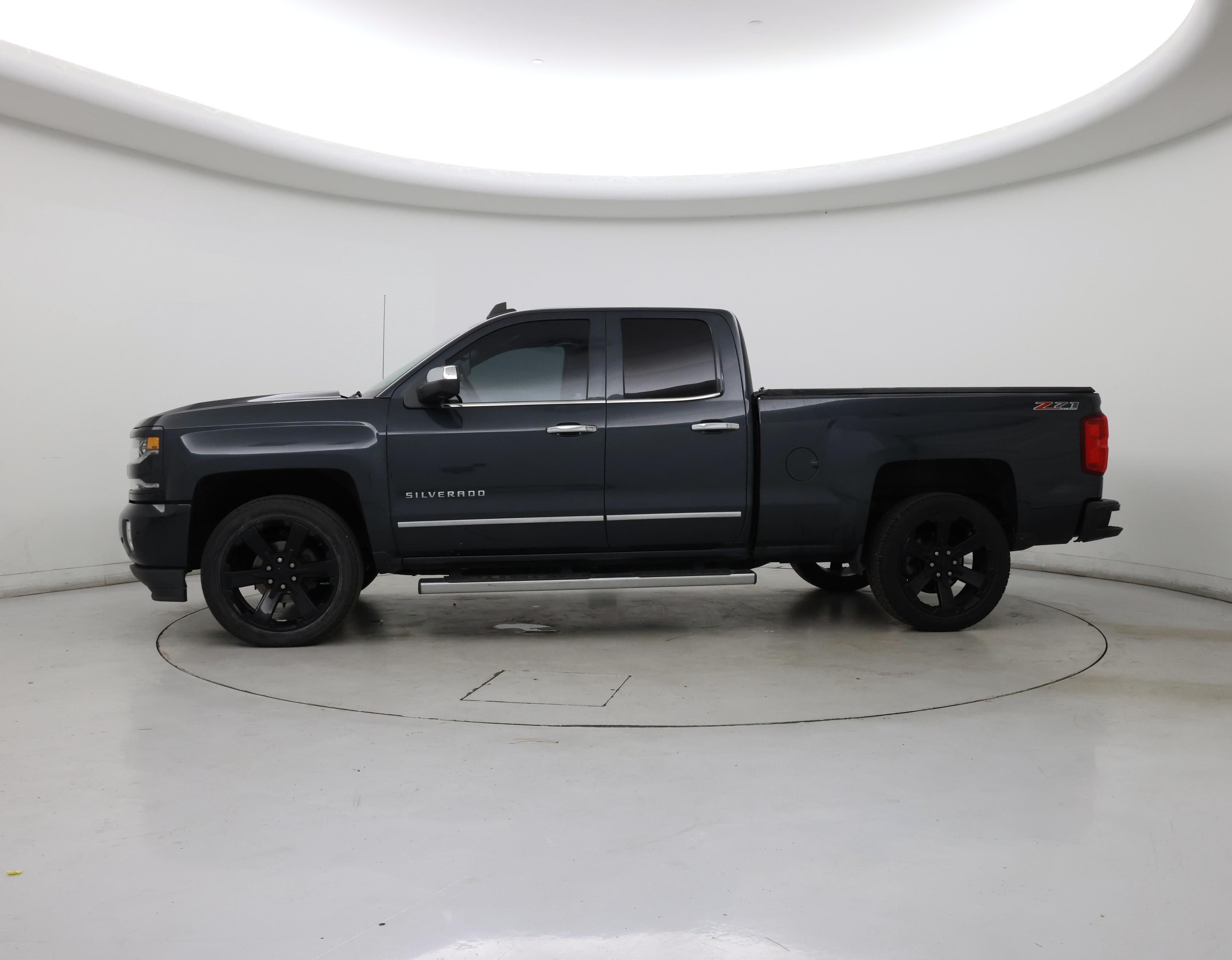 Thumbnail: 2017 Chevrolet Silverado 1500 - 3