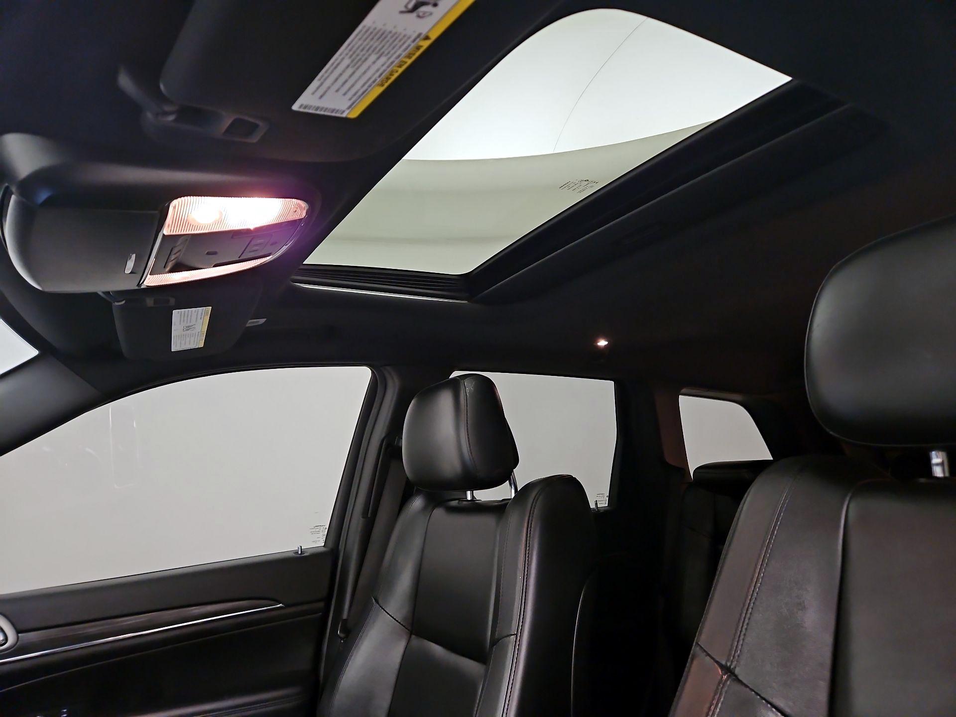 Thumbnail: 2020 Jeep Grand Cherokee - 20