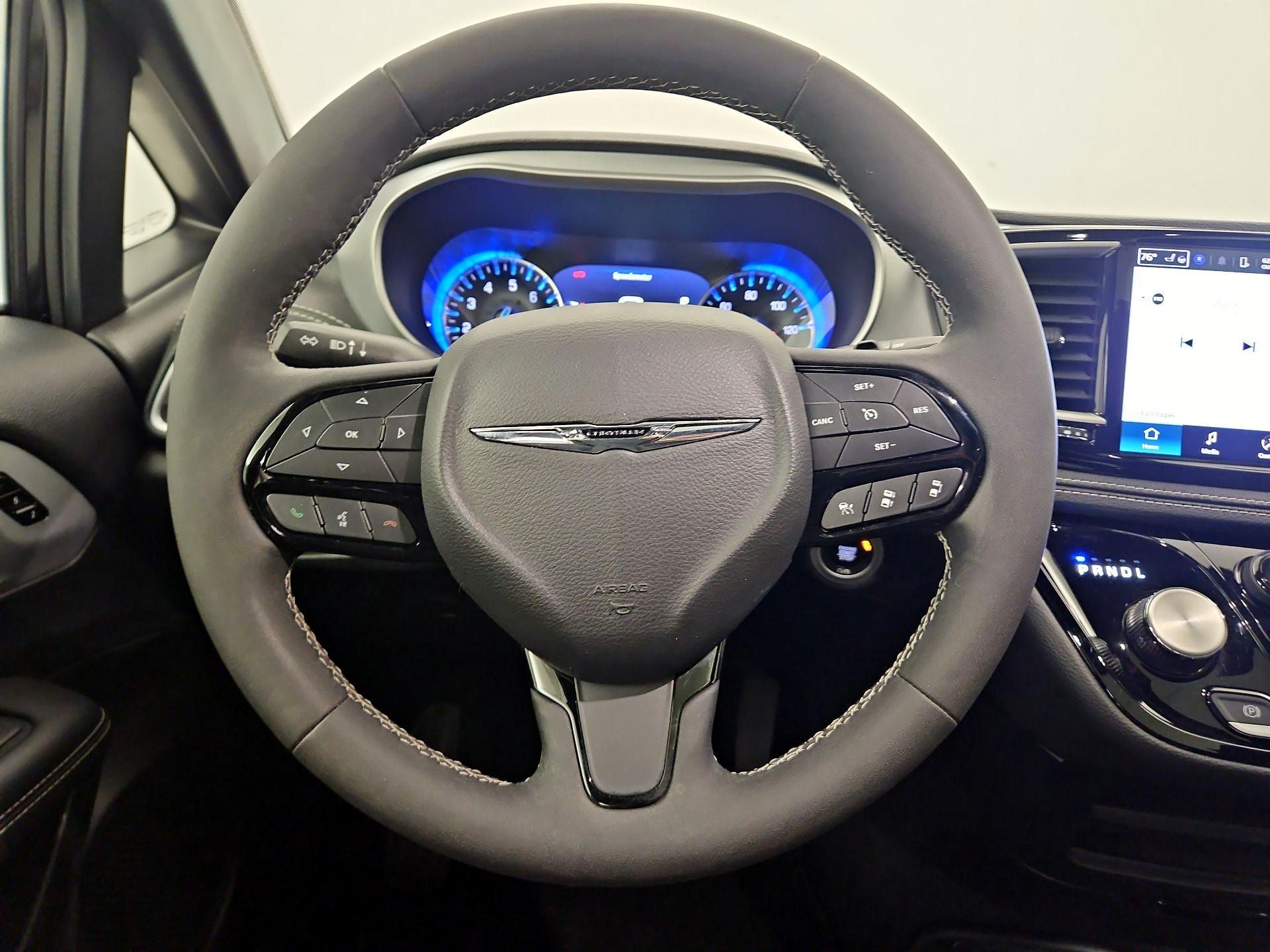 Thumbnail: 2024 Chrysler Pacifica - 10