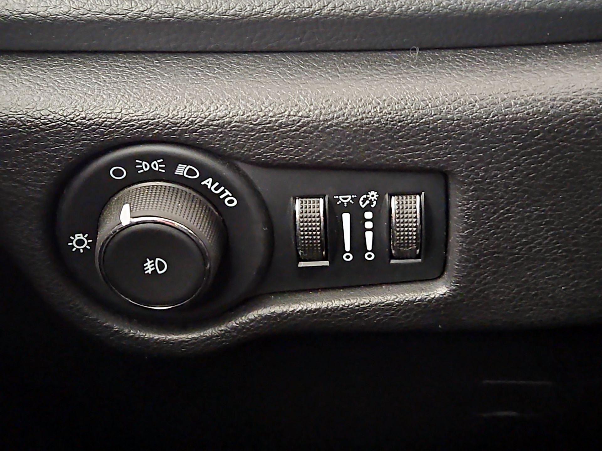 Thumbnail: 2024 Chrysler Pacifica - 13