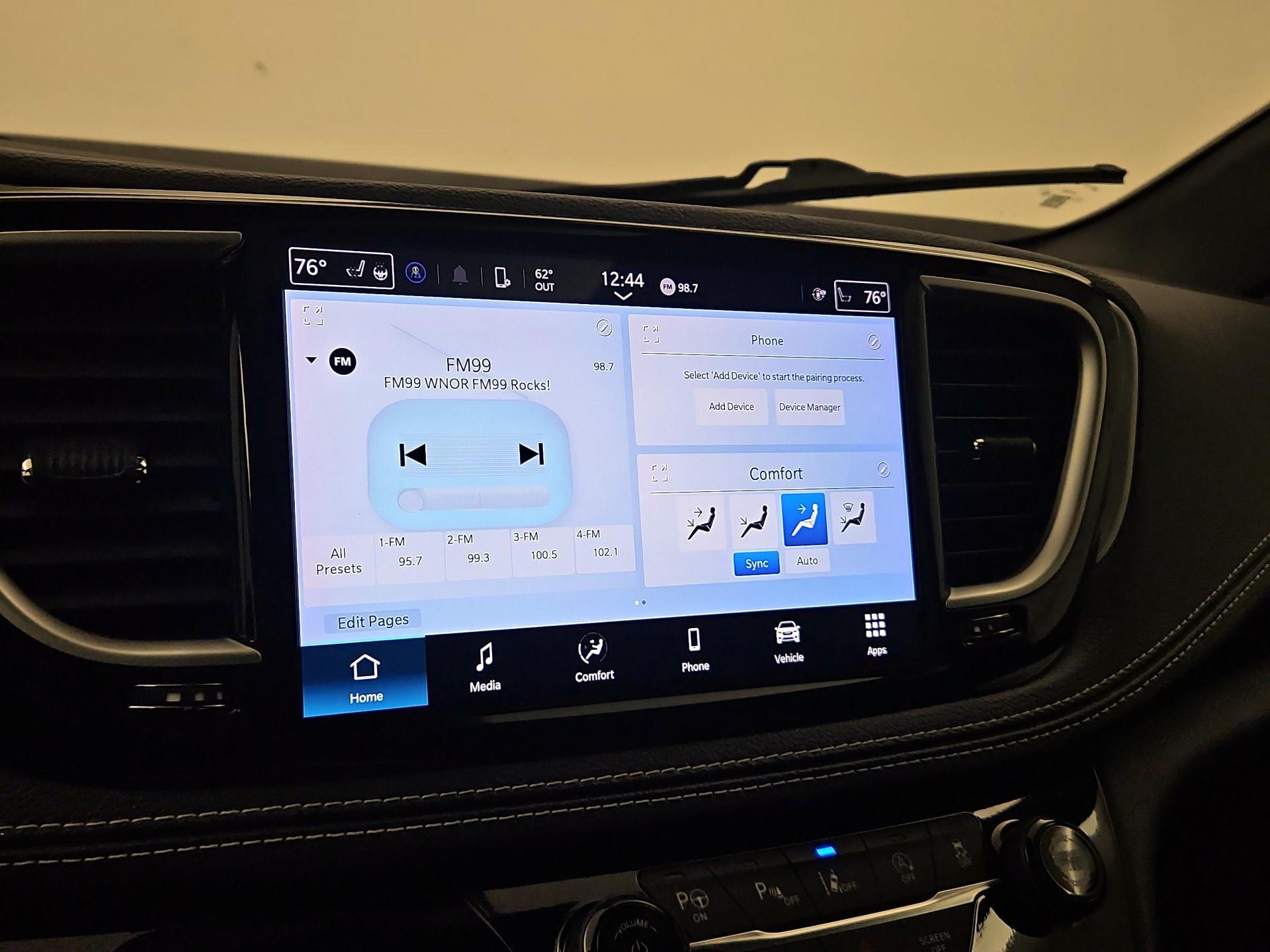 Thumbnail: 2024 Chrysler Pacifica - 15