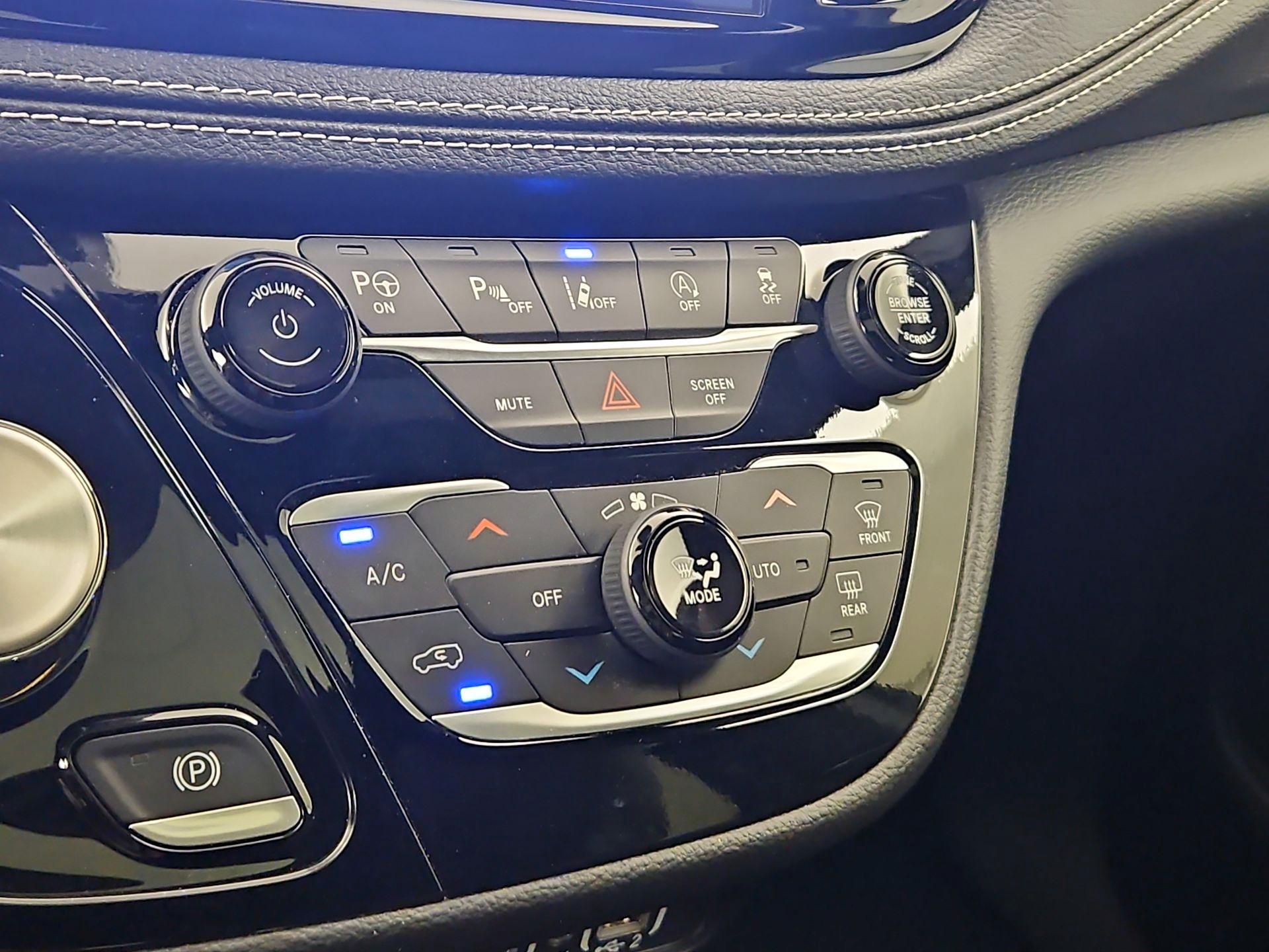 Thumbnail: 2024 Chrysler Pacifica - 16