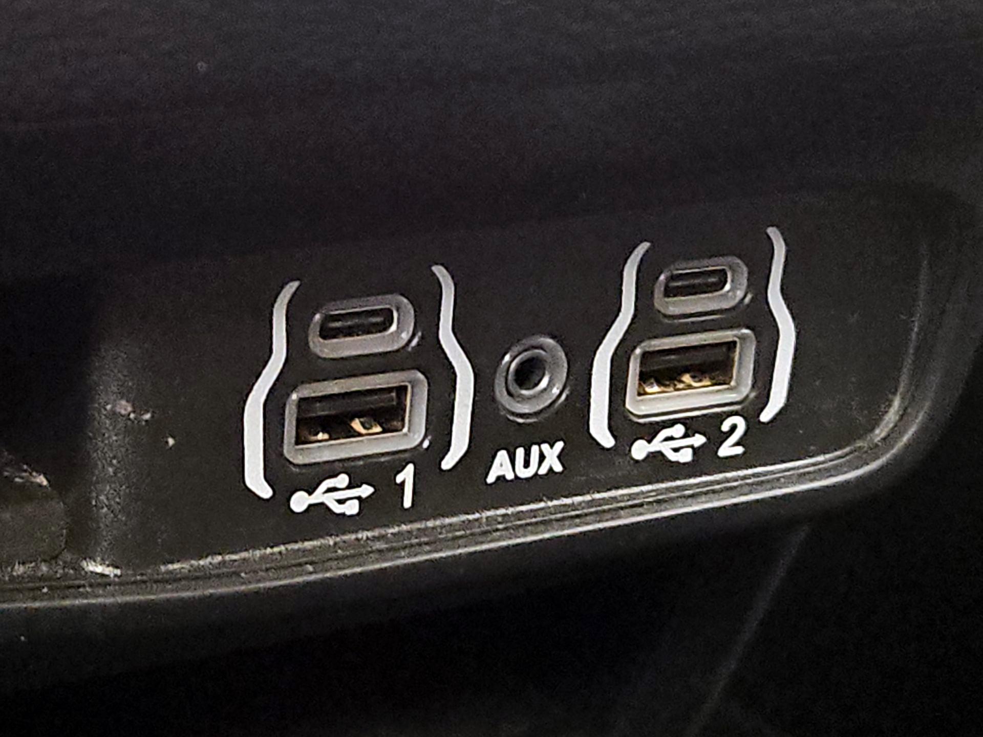 Thumbnail: 2024 Chrysler Pacifica - 18