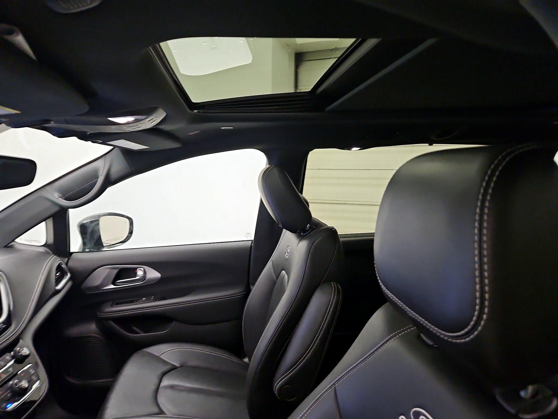 Thumbnail: 2024 Chrysler Pacifica - 19