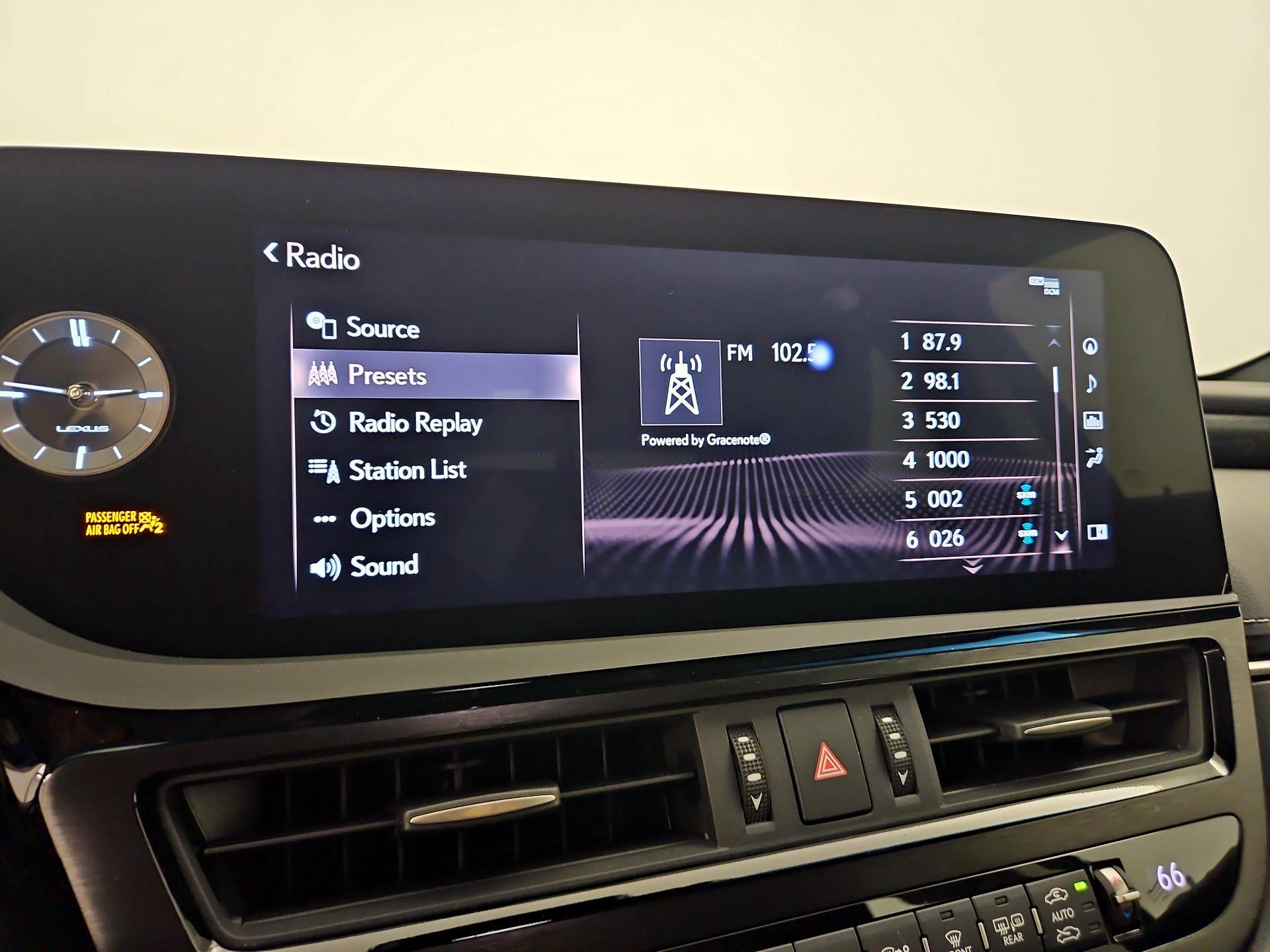 Thumbnail: 2022 Lexus ES - 15