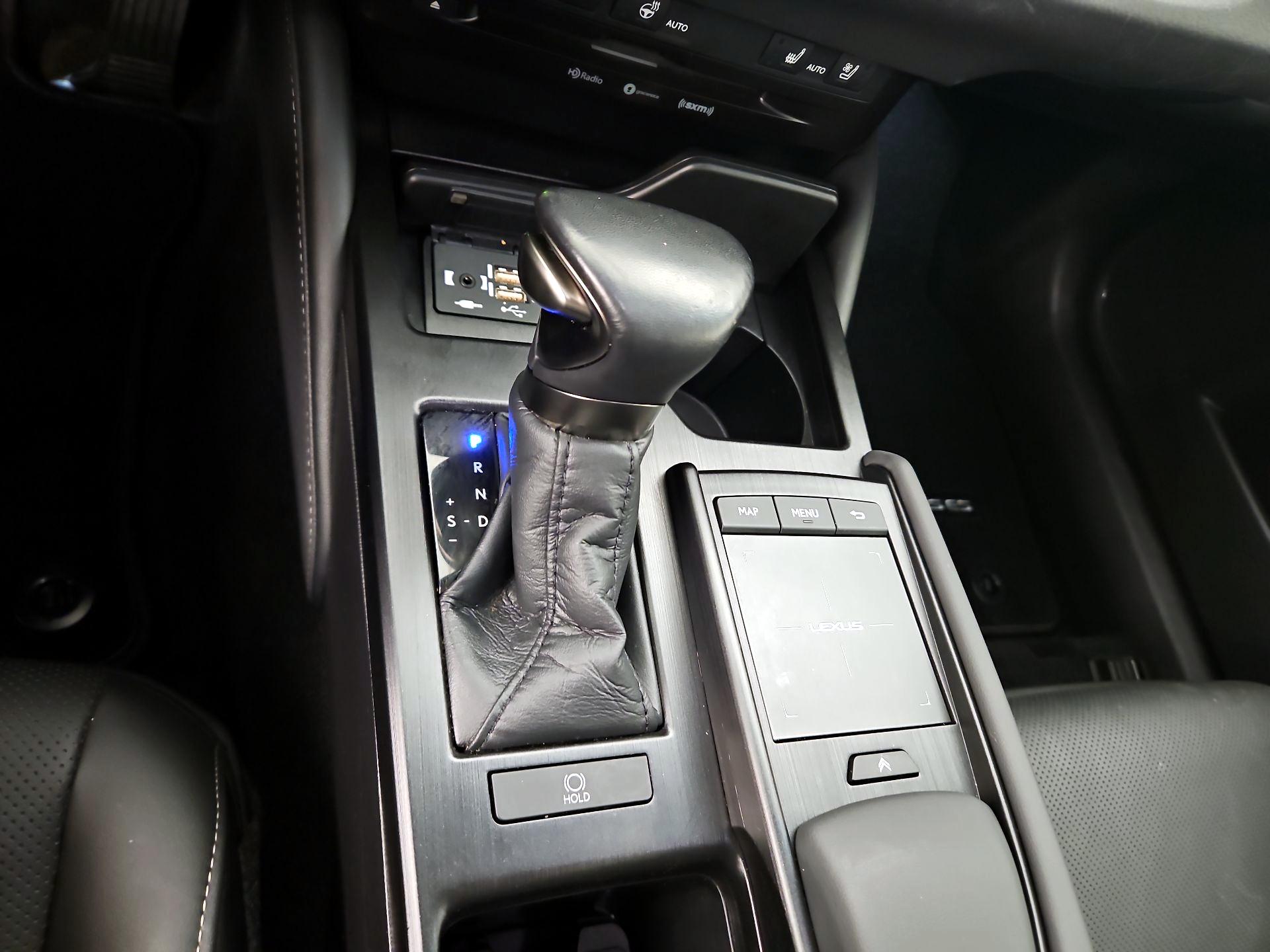 Thumbnail: 2022 Lexus ES - 17