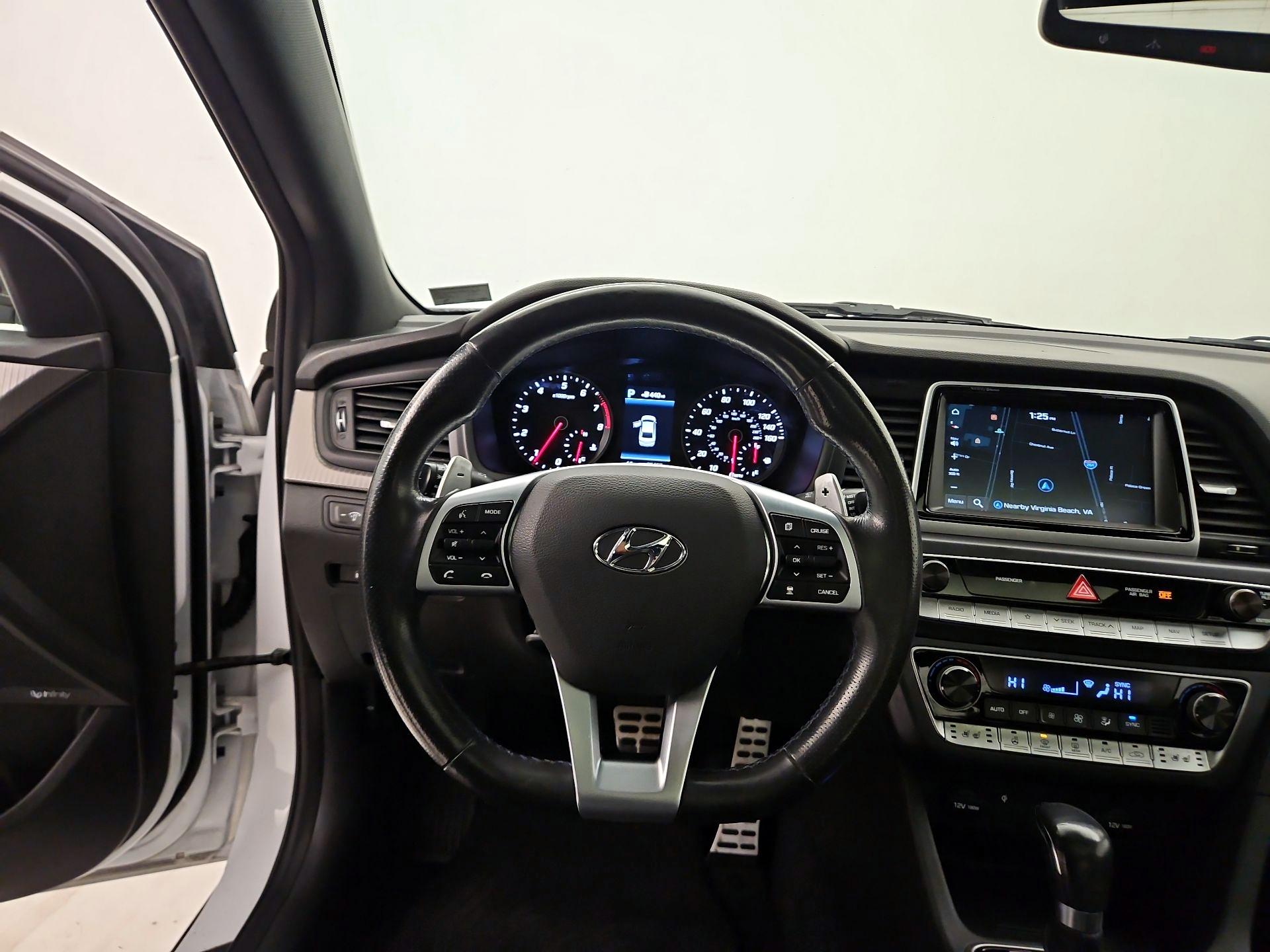 Thumbnail: 2018 Hyundai Sonata - 10