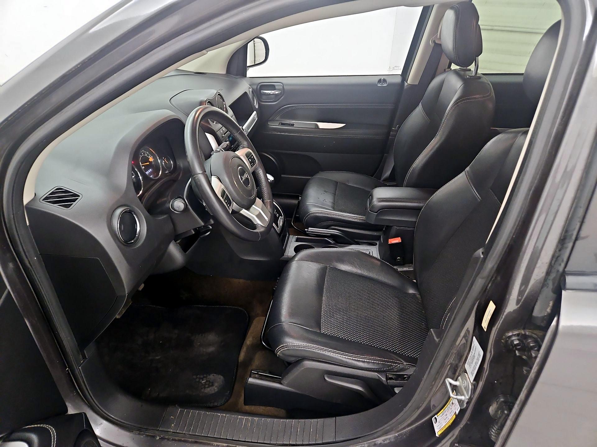 Thumbnail: 2016 Jeep Compass - 11