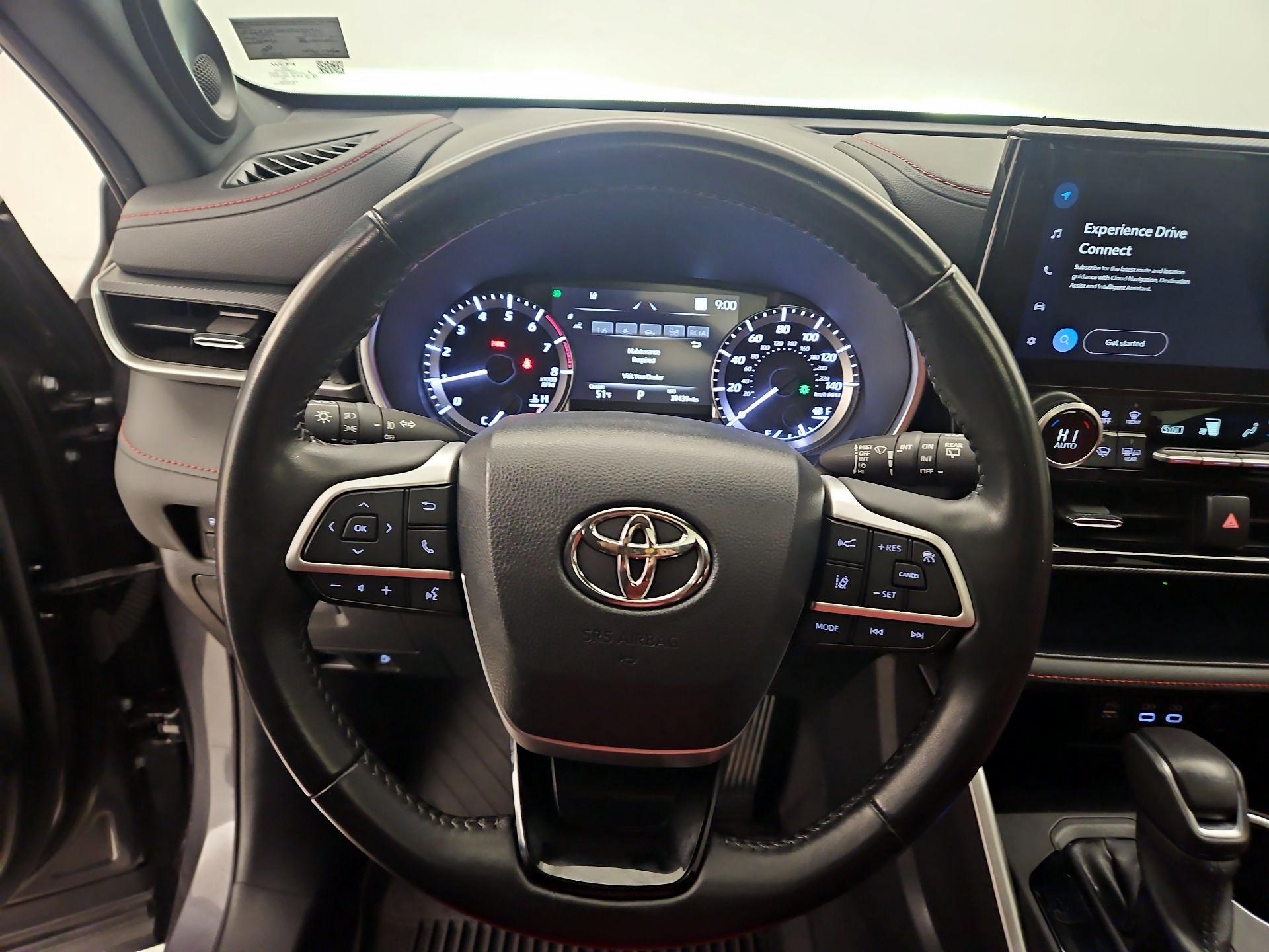 Thumbnail: 2023 Toyota Highlander - 10