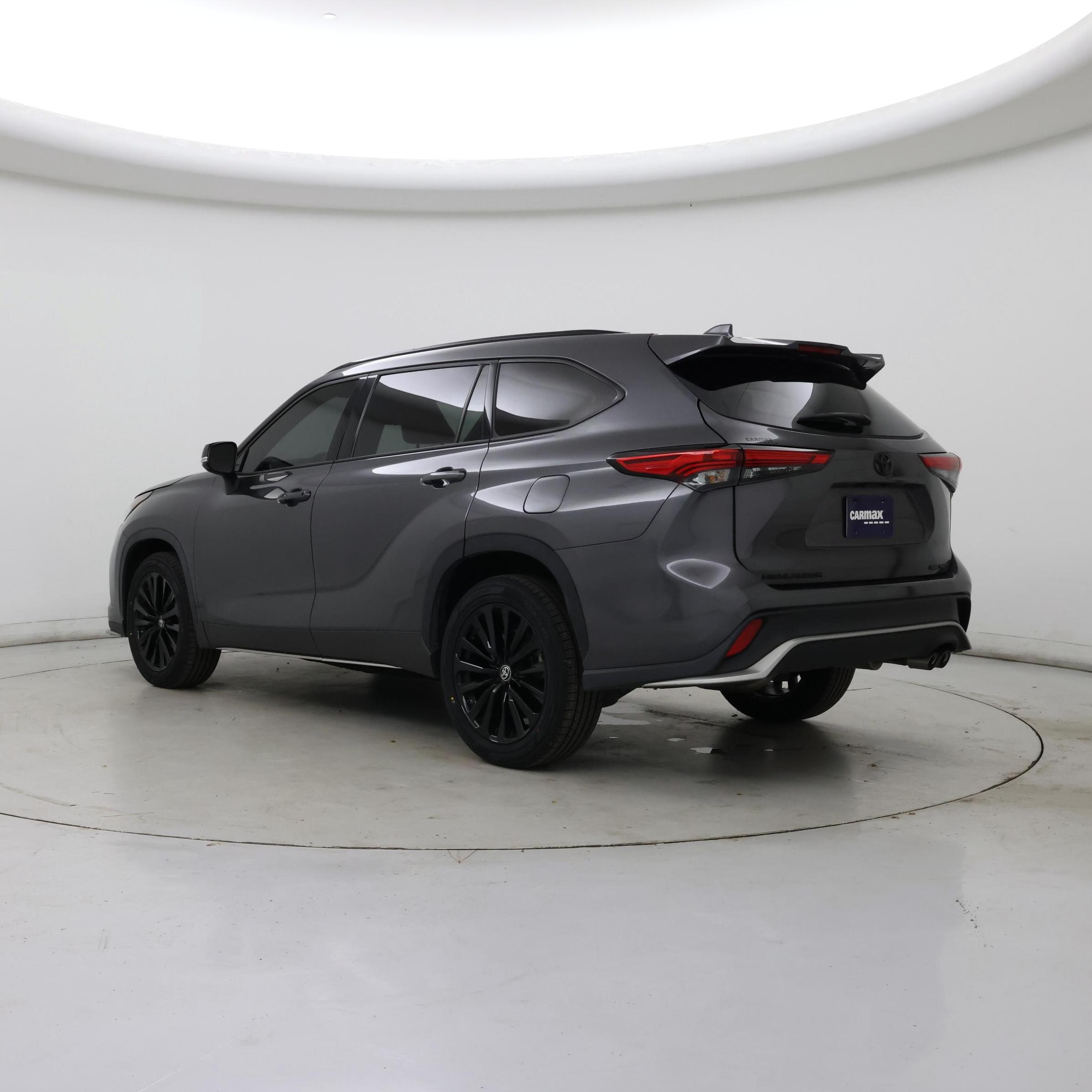 Thumbnail: 2023 Toyota Highlander - 2