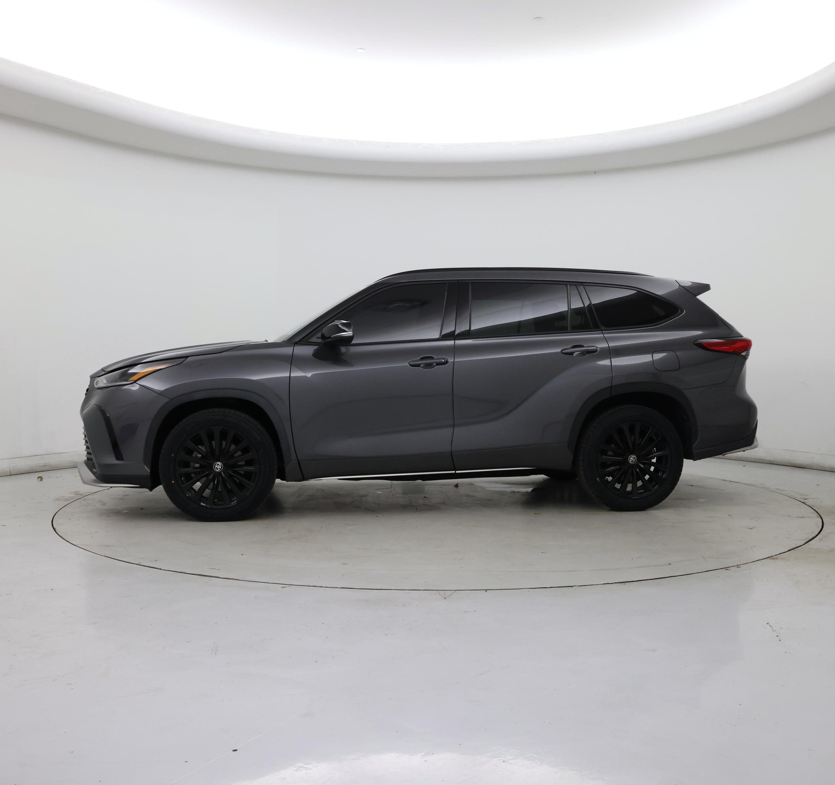 Thumbnail: 2023 Toyota Highlander - 3