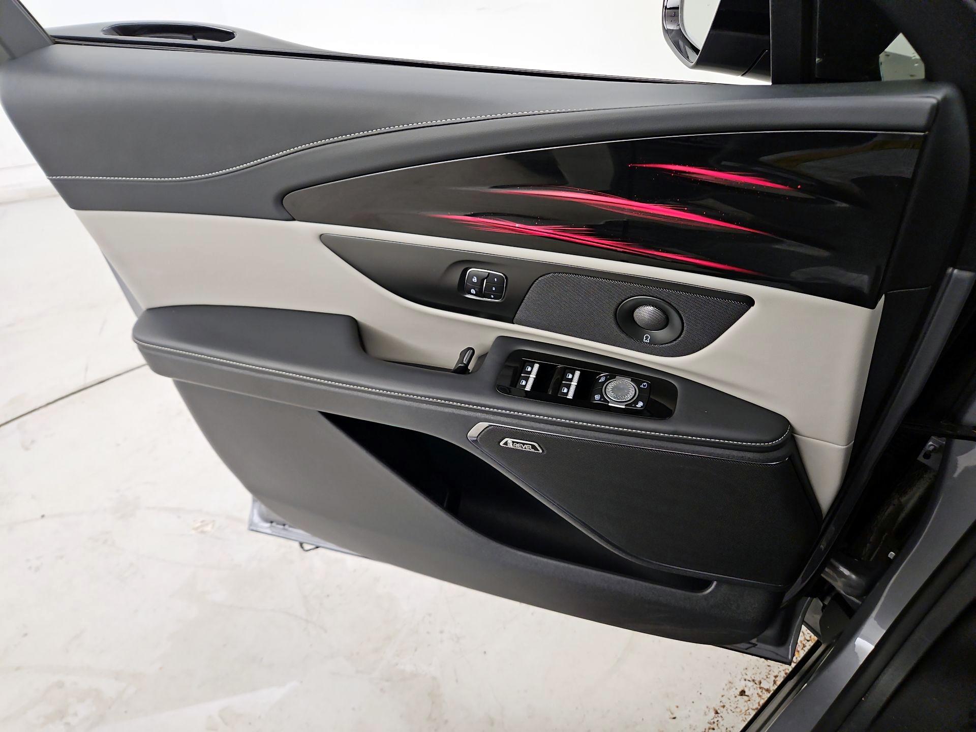 Thumbnail: 2024 Lincoln Nautilus - 12