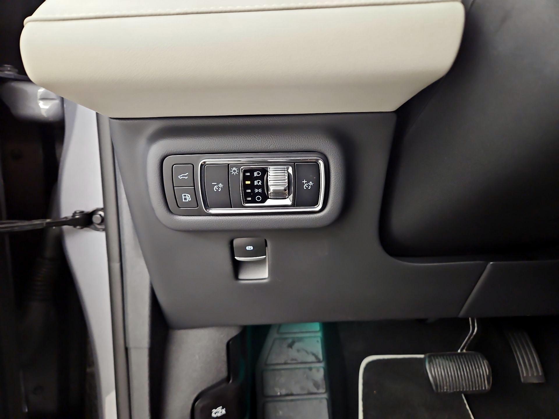 Thumbnail: 2024 Lincoln Nautilus - 13