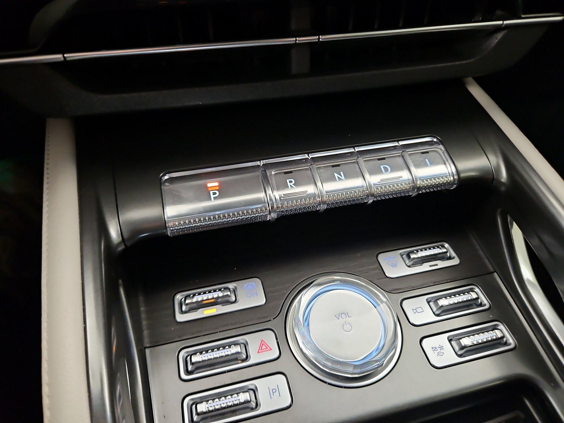 Thumbnail: 2024 Lincoln Nautilus - 18