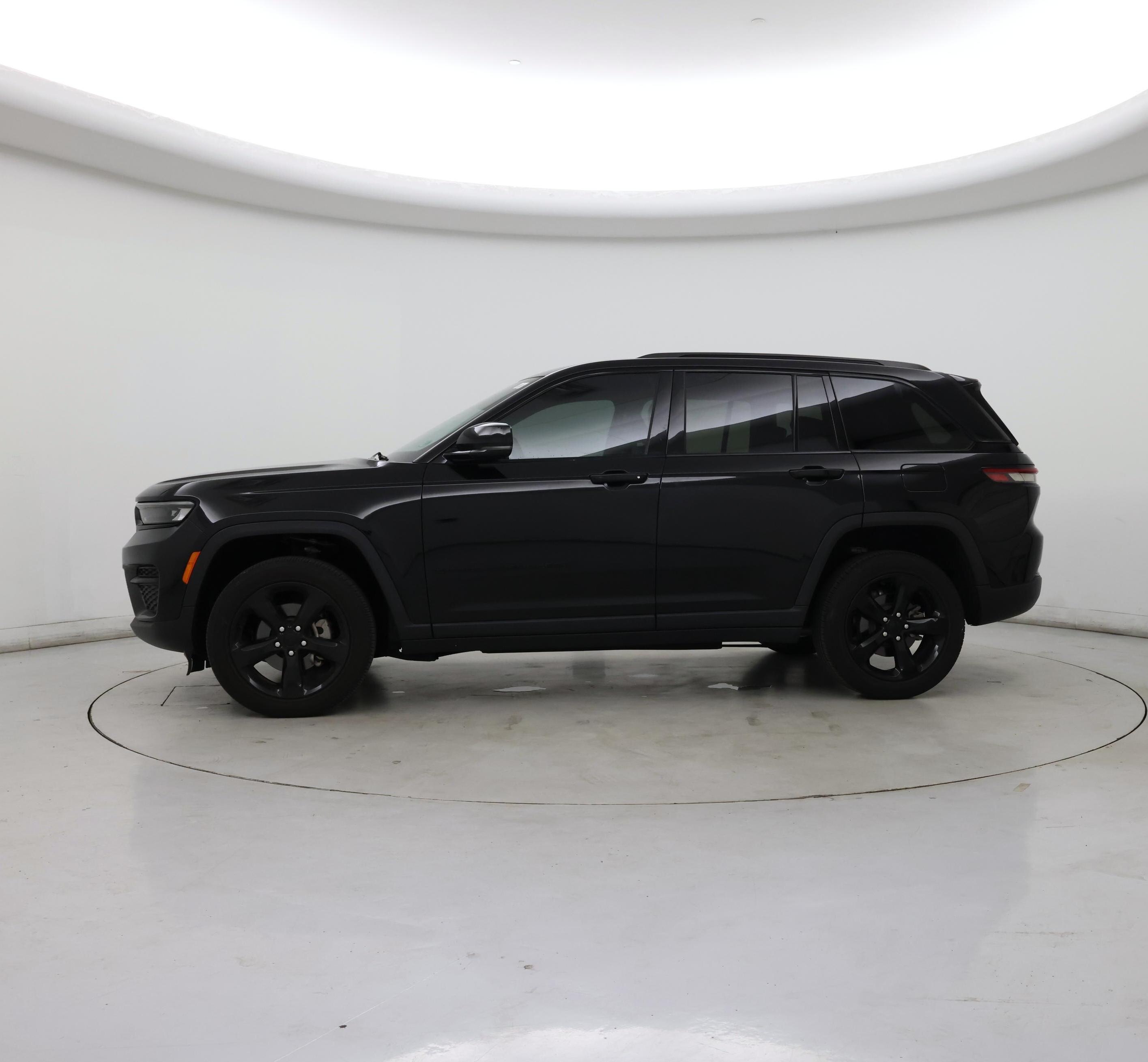 Thumbnail: 2023 Jeep Grand Cherokee - 3