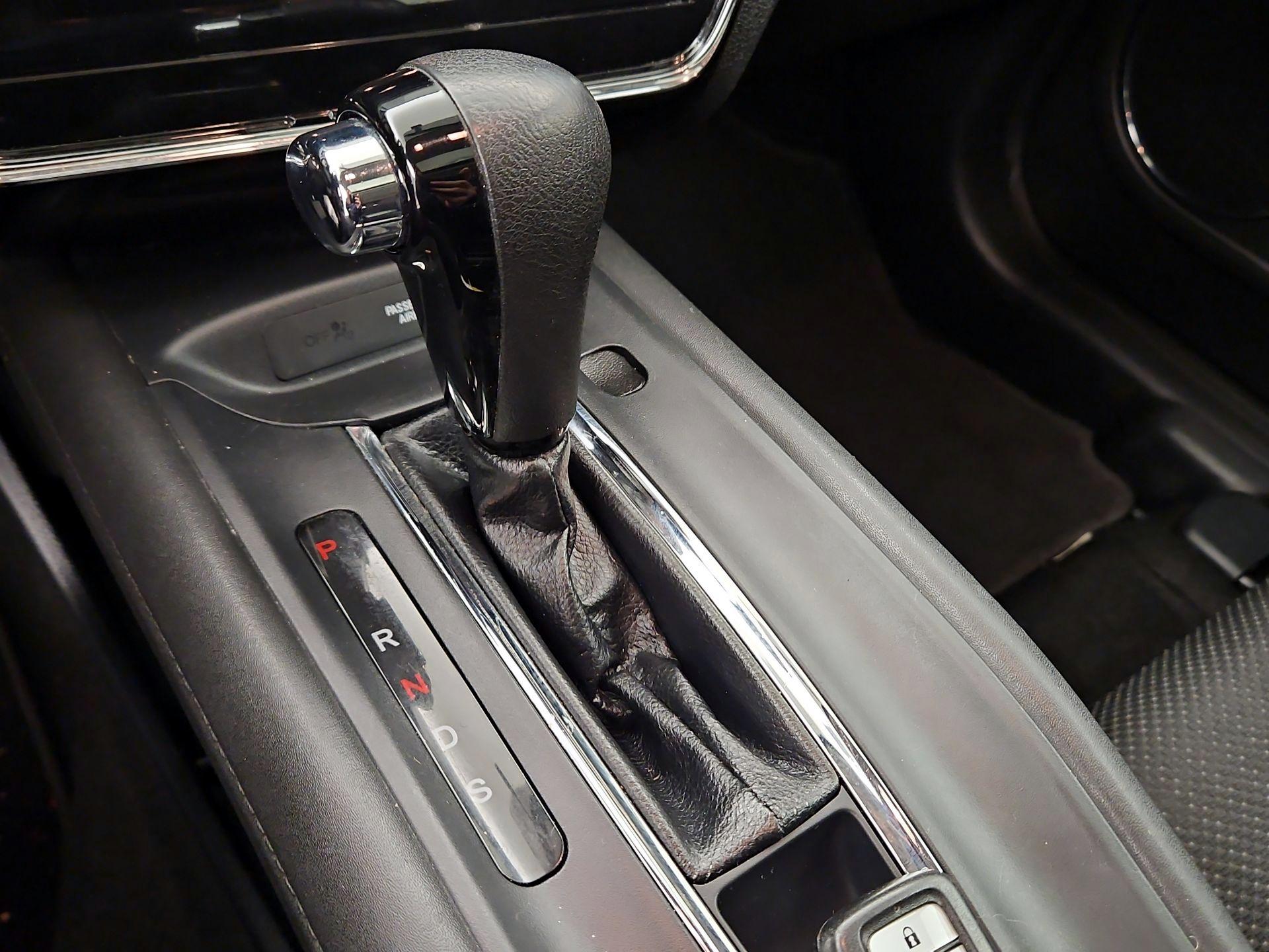 Thumbnail: 2017 Honda HR-V - 17