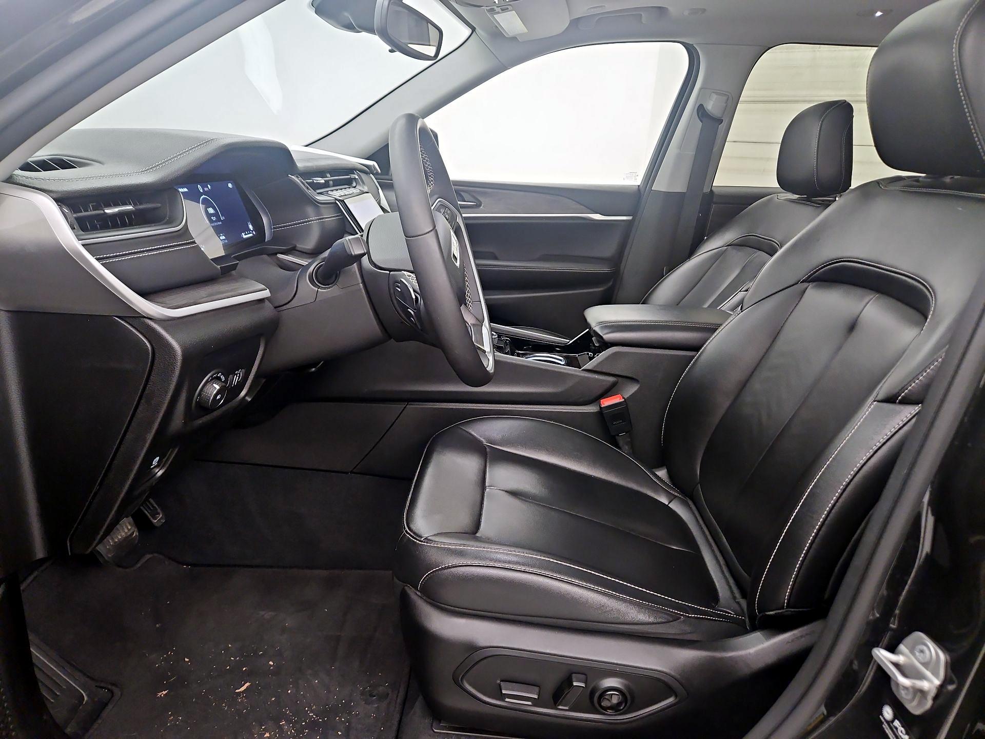 Thumbnail: 2023 Jeep Grand Cherokee L - 11