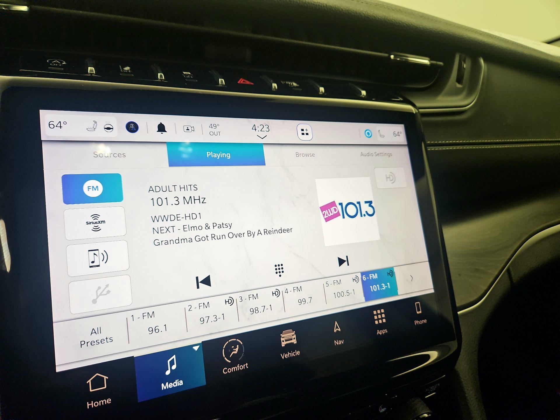 Thumbnail: 2023 Jeep Grand Cherokee L - 16