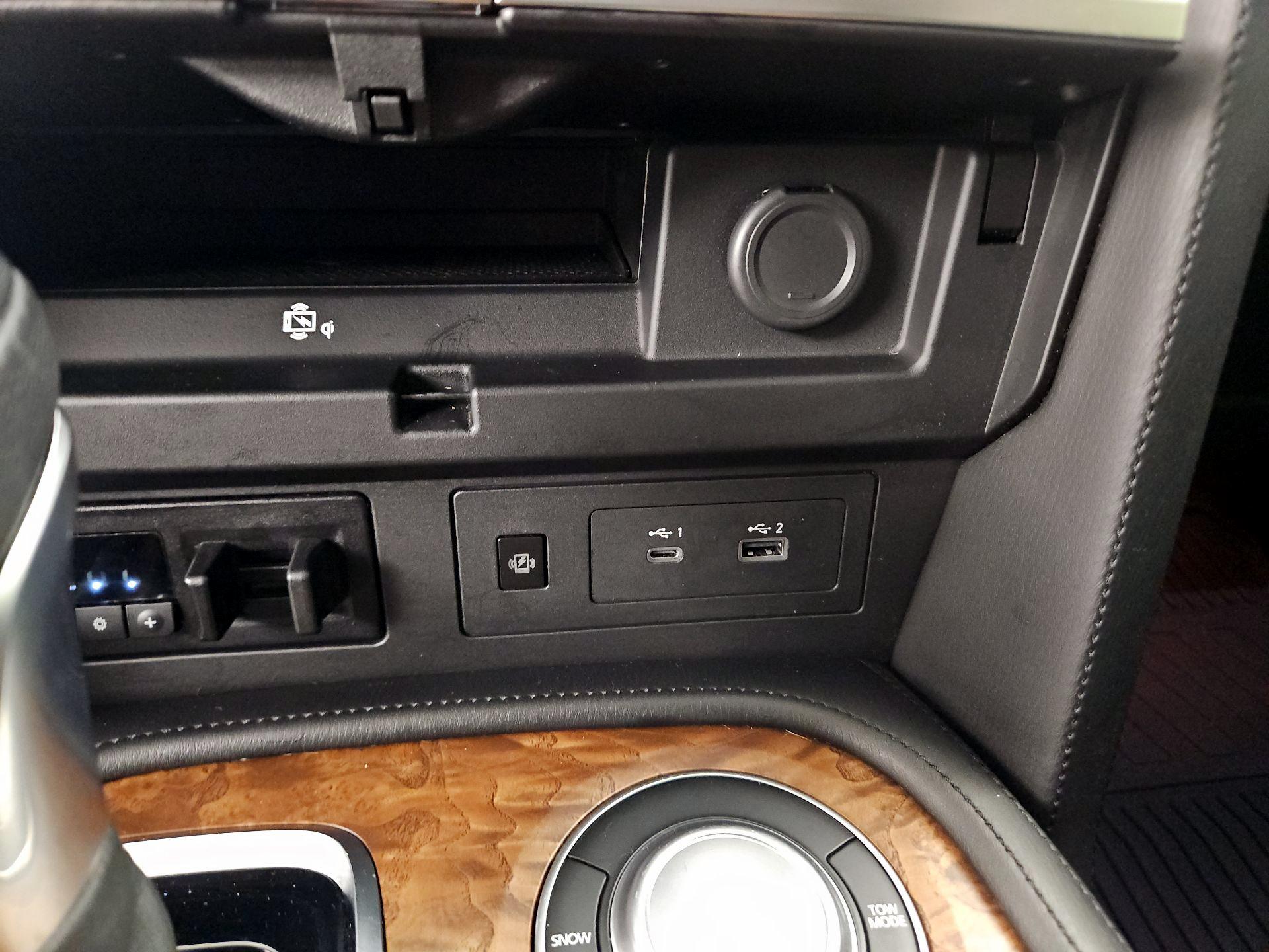 Thumbnail: 2021 Nissan Armada - 19