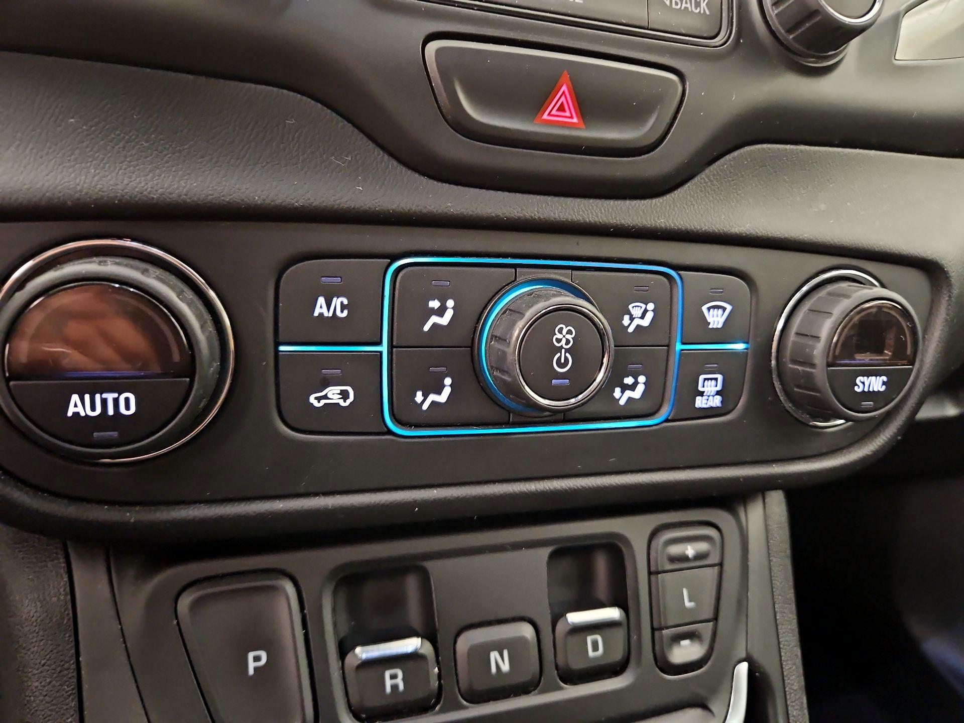 Thumbnail: 2018 GMC Terrain - 17