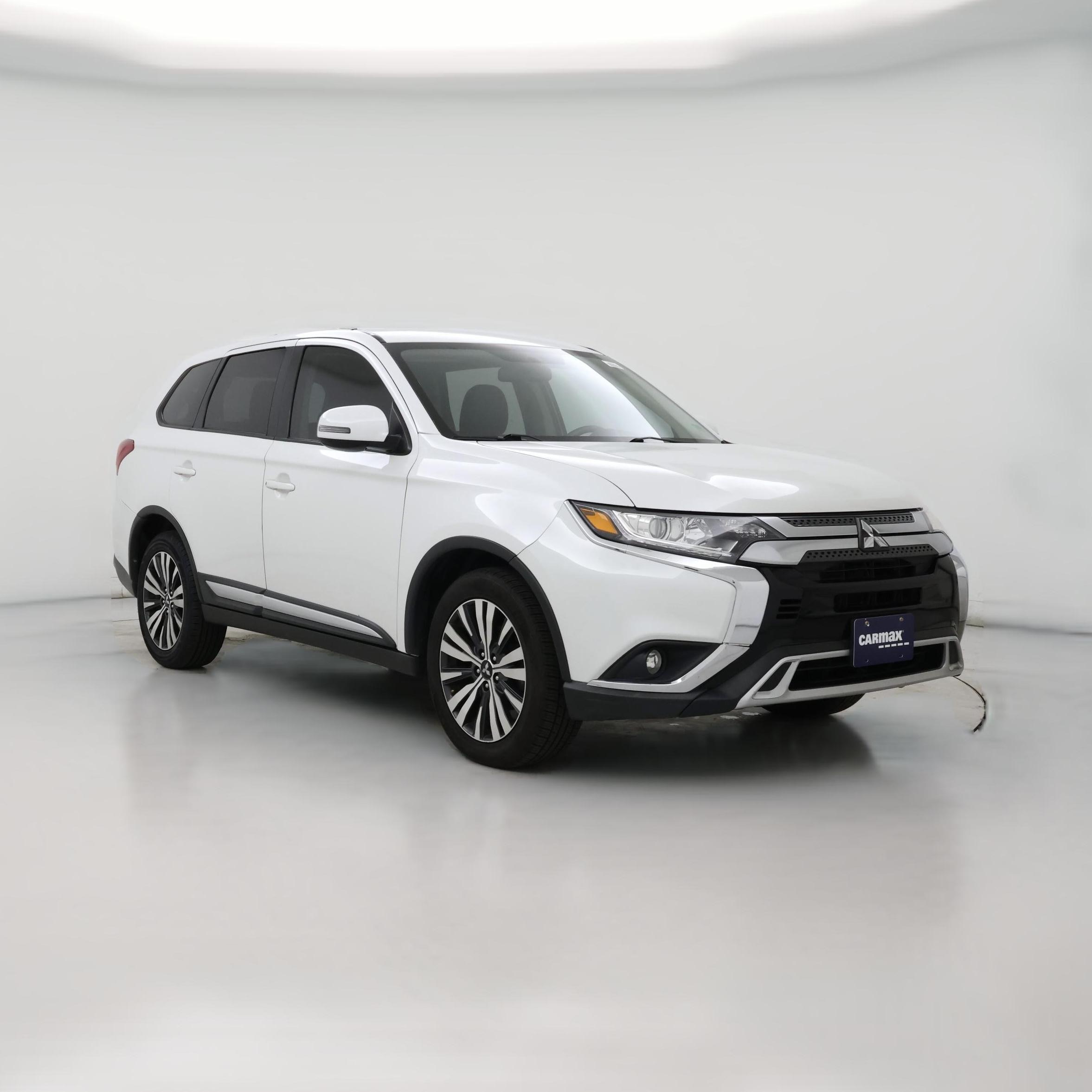 Thumbnail: 2019 Mitsubishi Outlander - 1