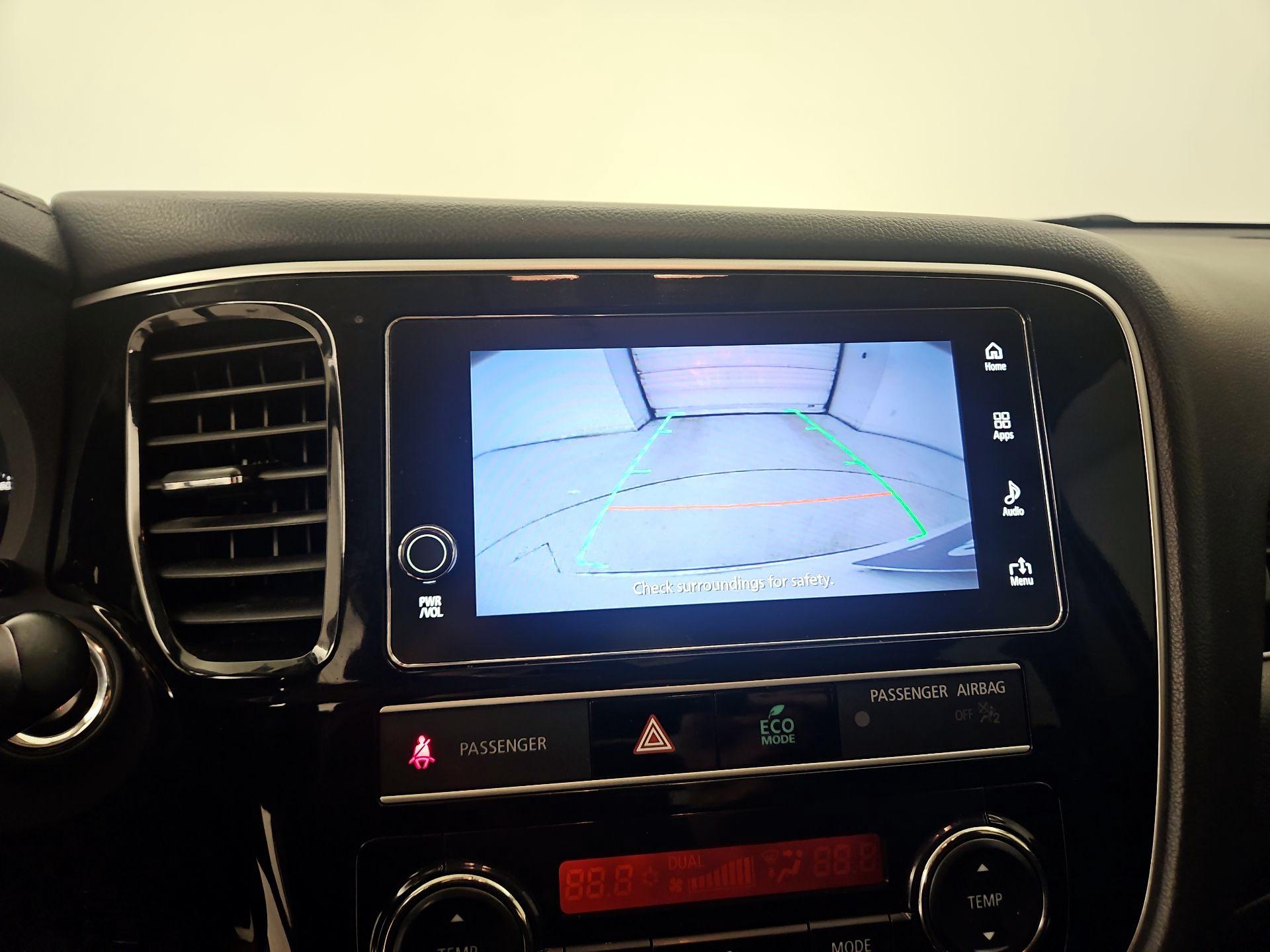 Thumbnail: 2019 Mitsubishi Outlander - 14