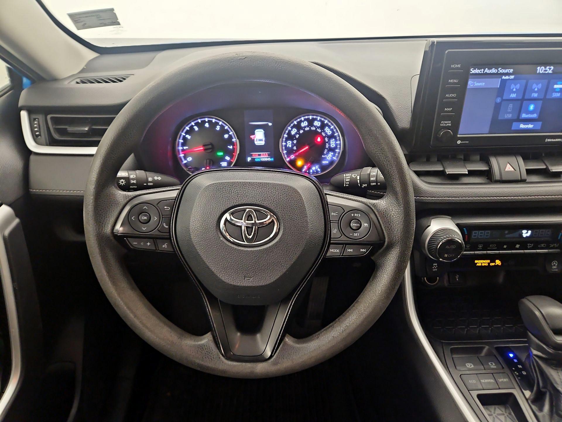 Thumbnail: 2021 Toyota RAV4 - 10