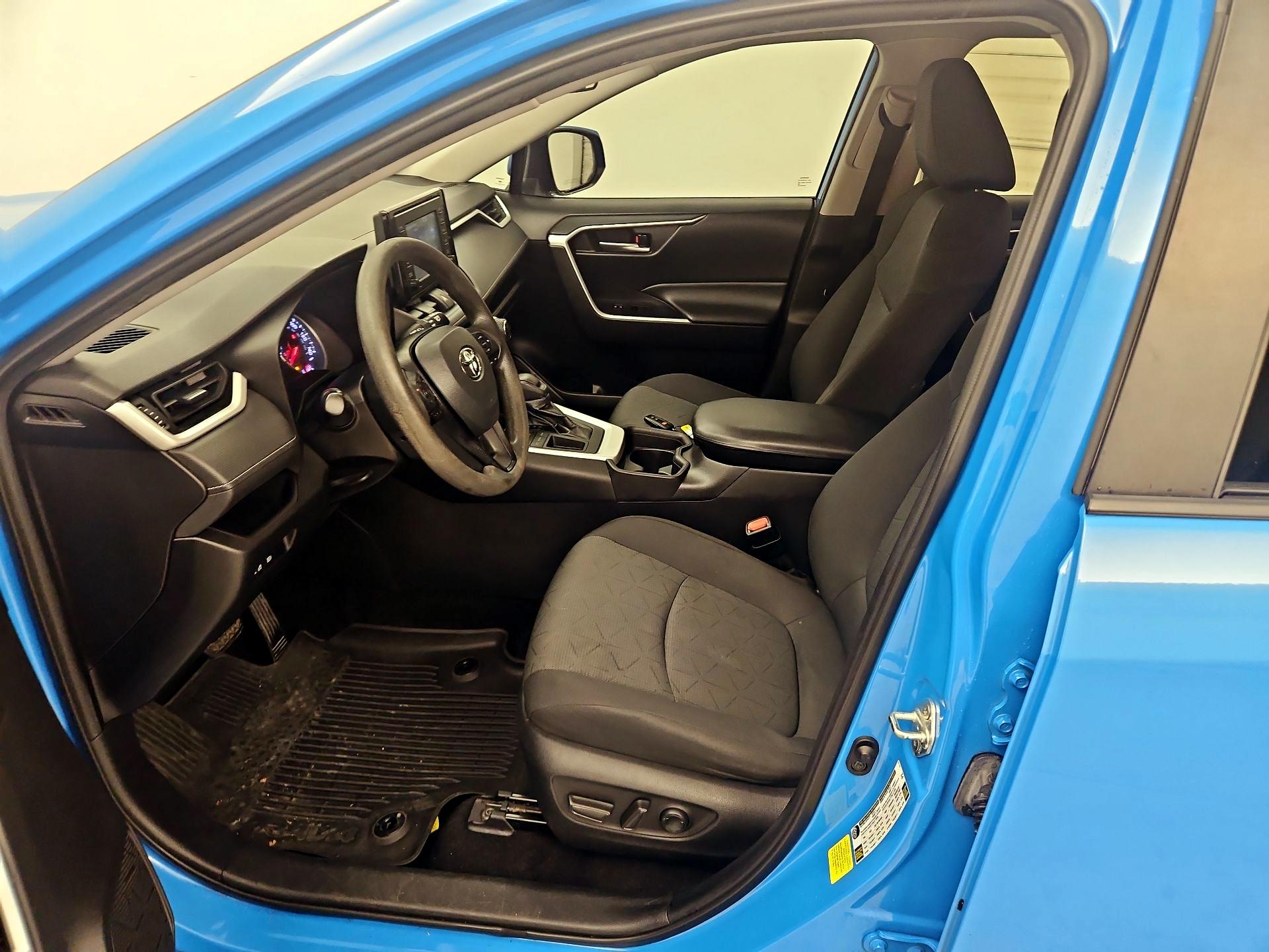 Thumbnail: 2021 Toyota RAV4 - 11