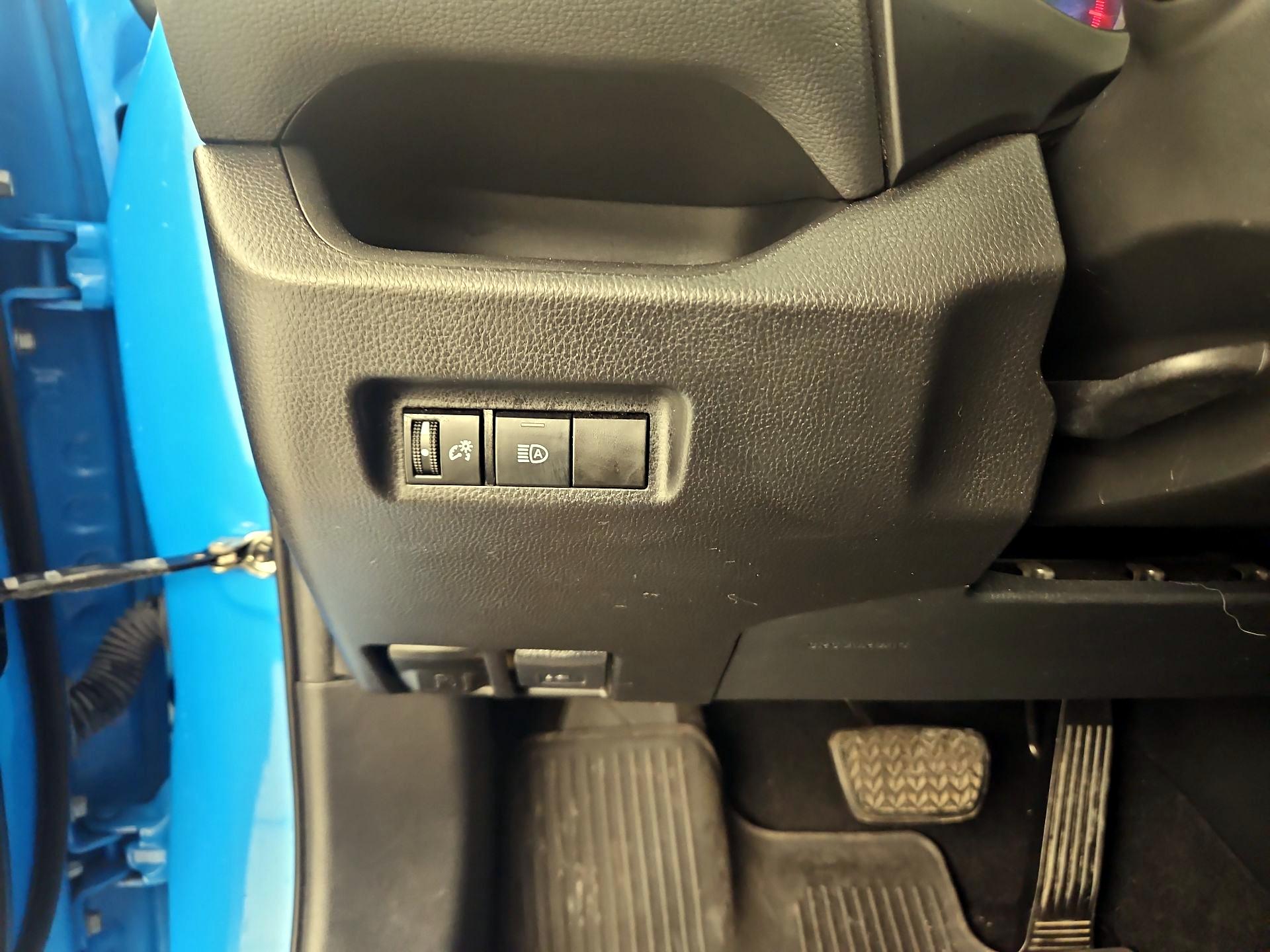 Thumbnail: 2021 Toyota RAV4 - 13